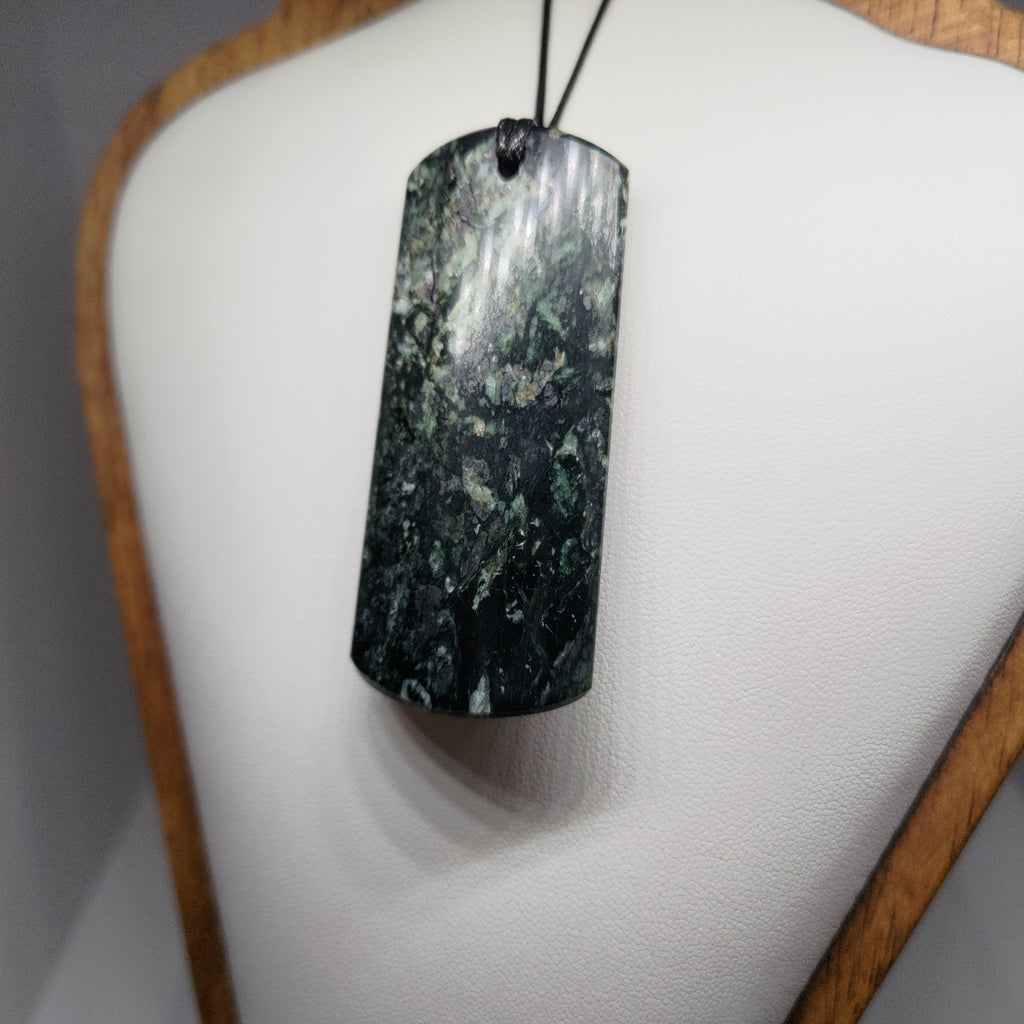 Pounamu Toki – Hand-Carved New Zealand Greenstone Adze 0099