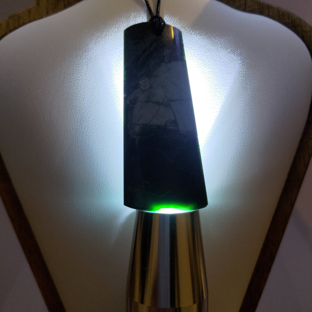 Pounamu Toki – Hand-Carved New Zealand Greenstone Adze 0017