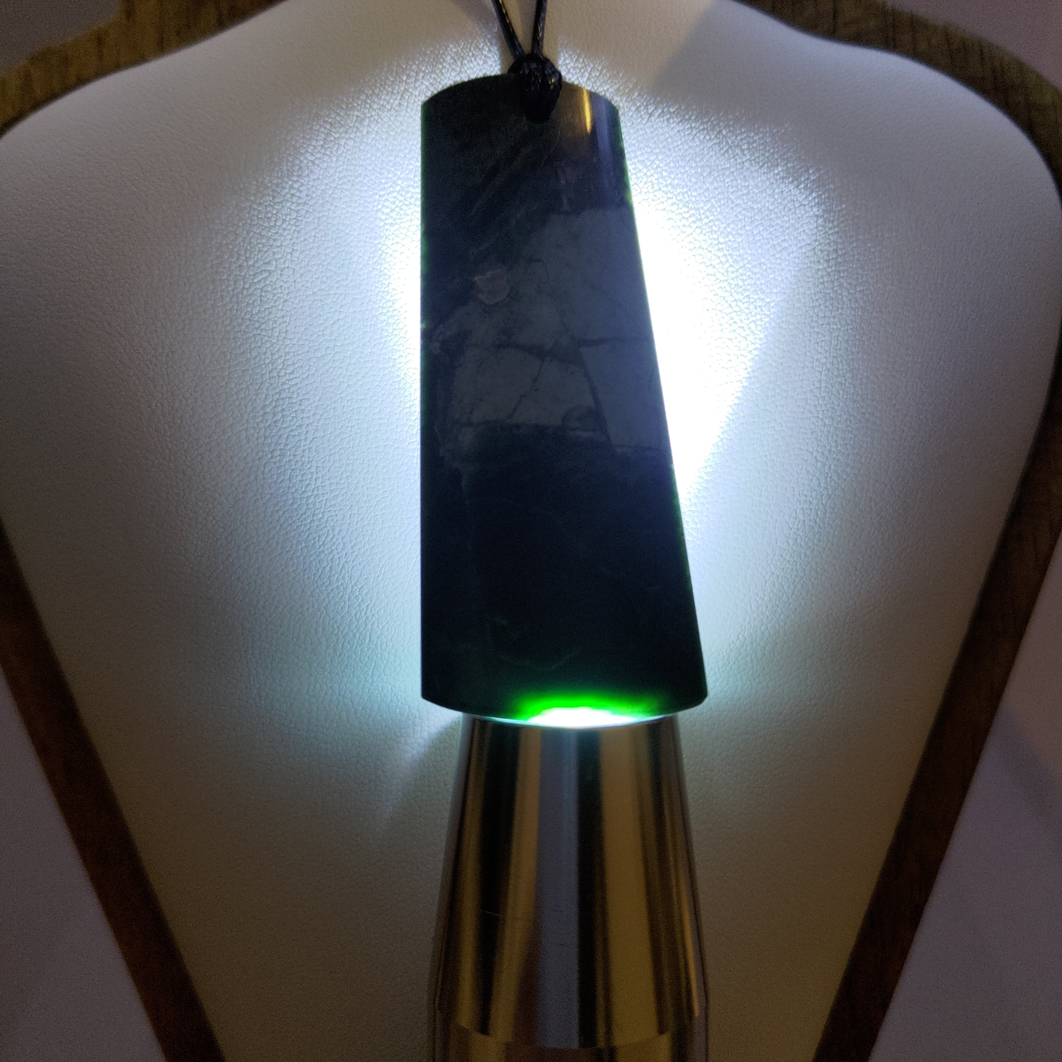 Pounamu Toki – Hand-Carved New Zealand Greenstone Adze 0017