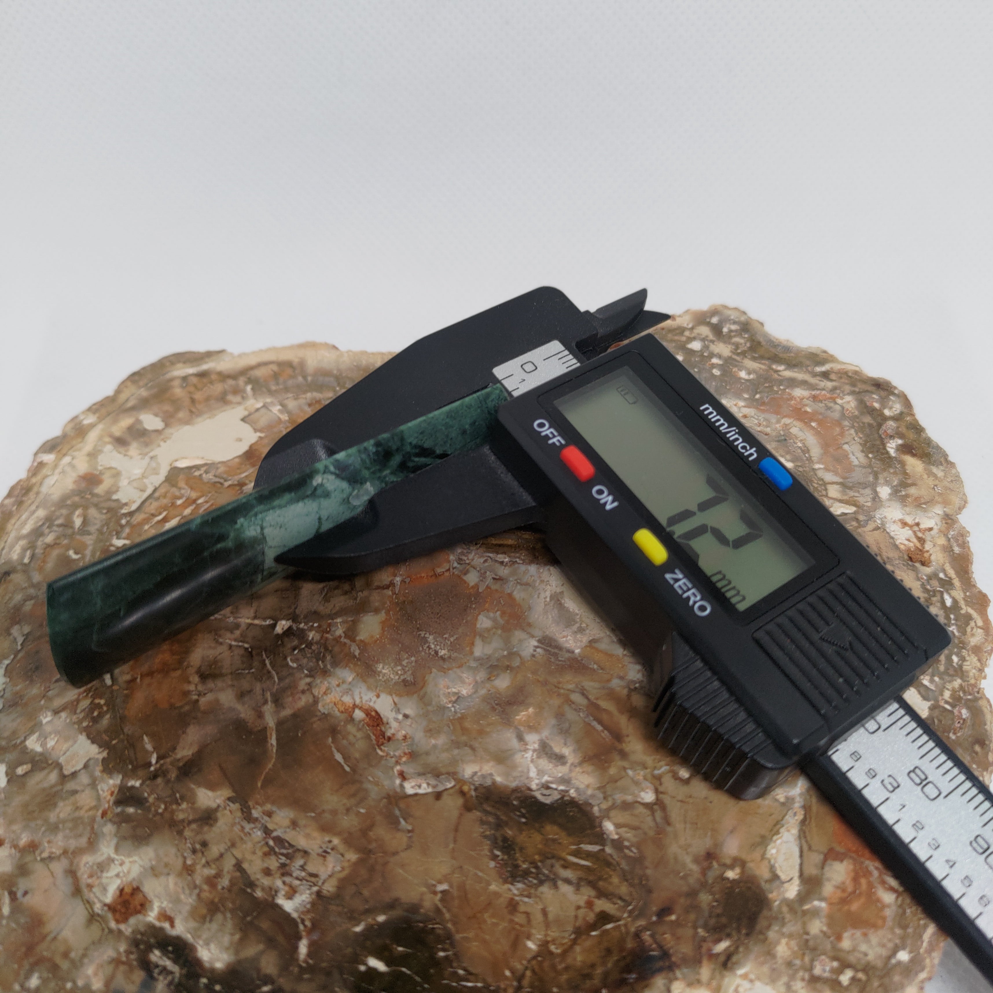 Pounamu Toki – Hand-Carved New Zealand Greenstone Adze 0017