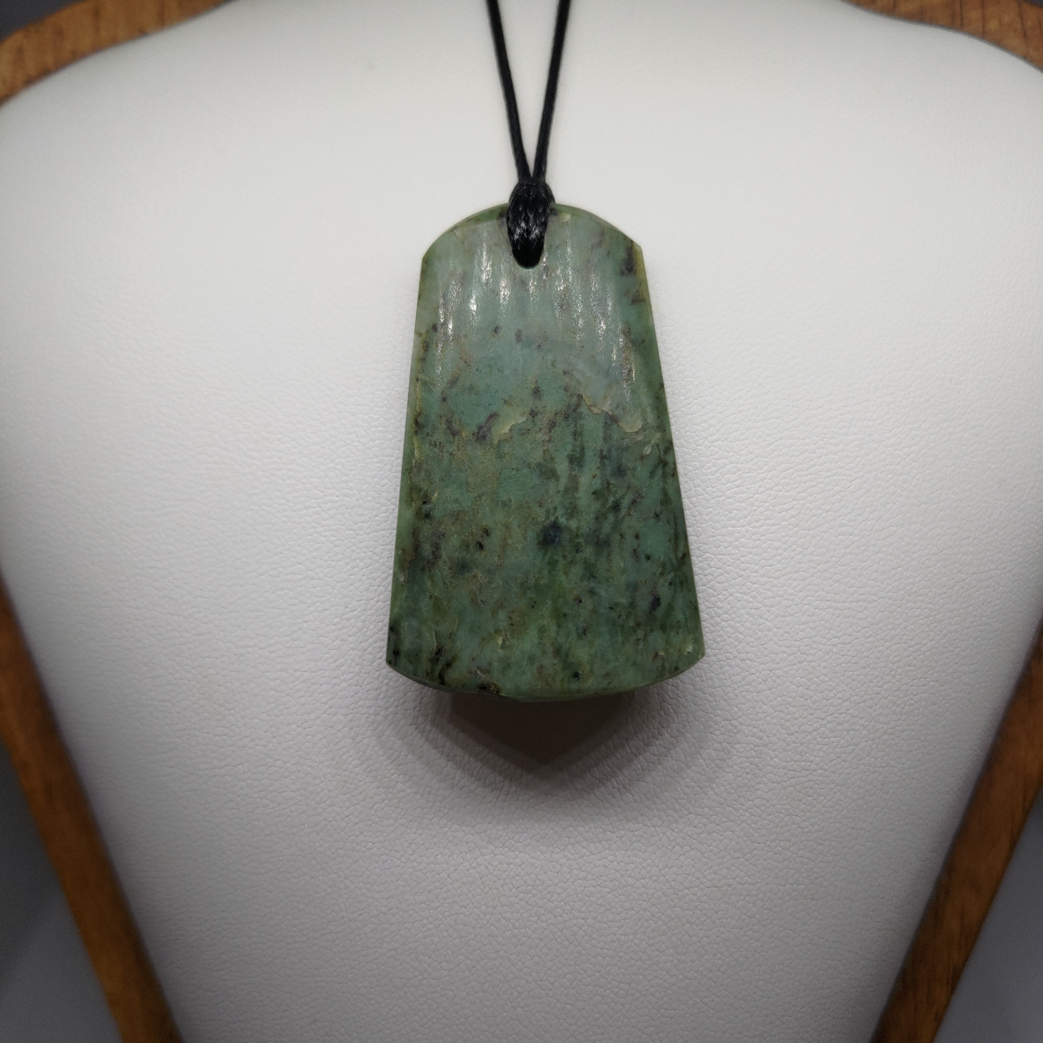 Pounamu Toki – Hand-Carved New Zealand Marsden Flower Jade Adze 0005