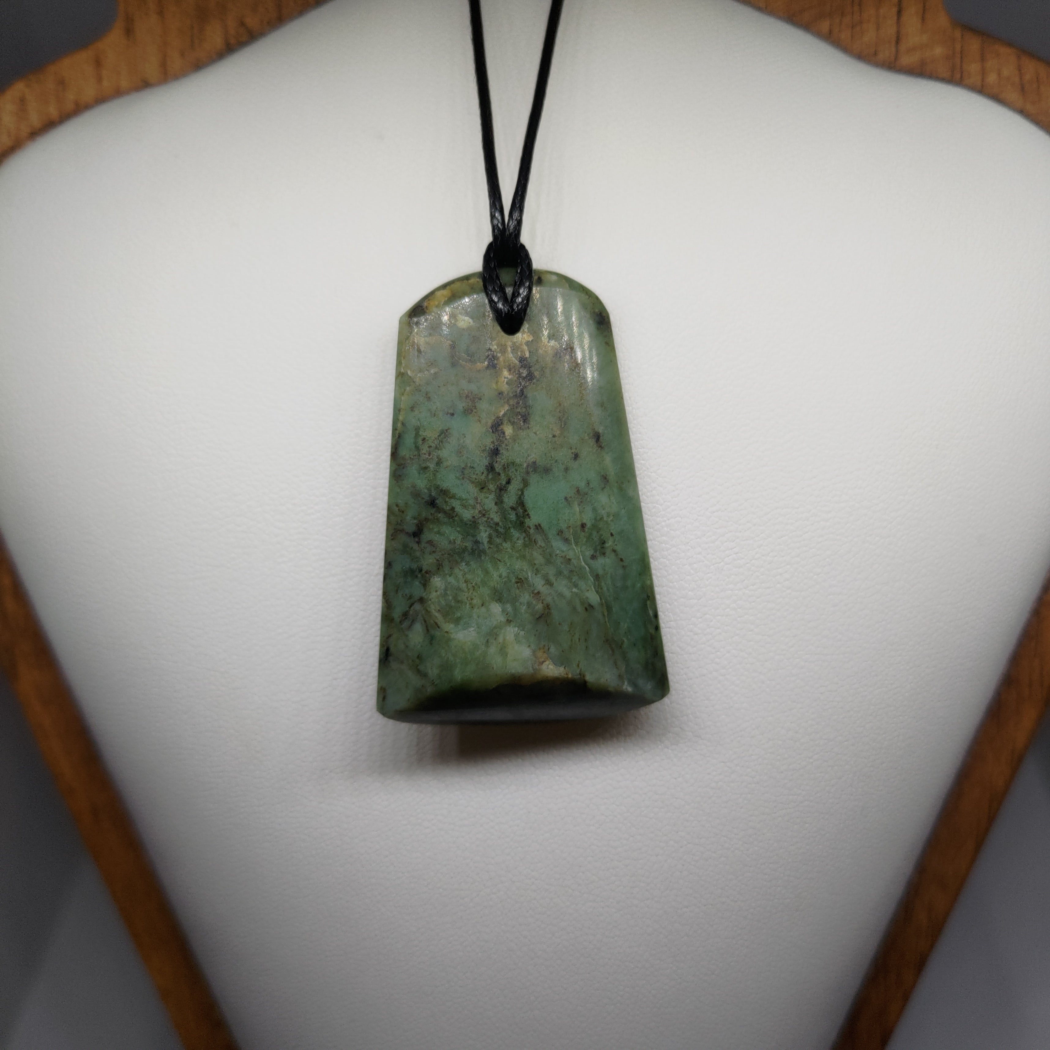 Pounamu Toki – Hand-Carved New Zealand Marsden Flower Jade Adze 0005