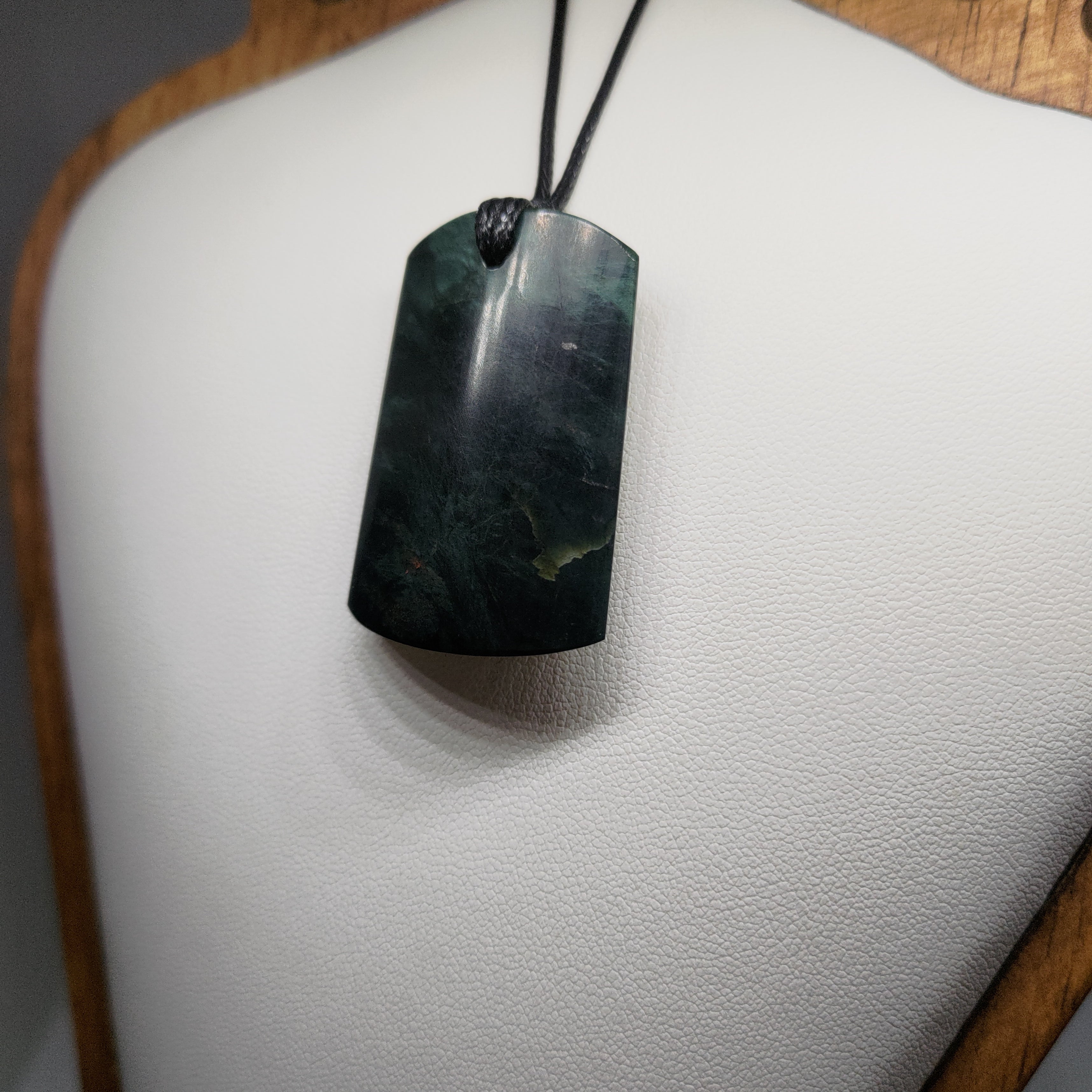 Pounamu Toki – Hand-Carved New Zealand Greenstone Adze 0102