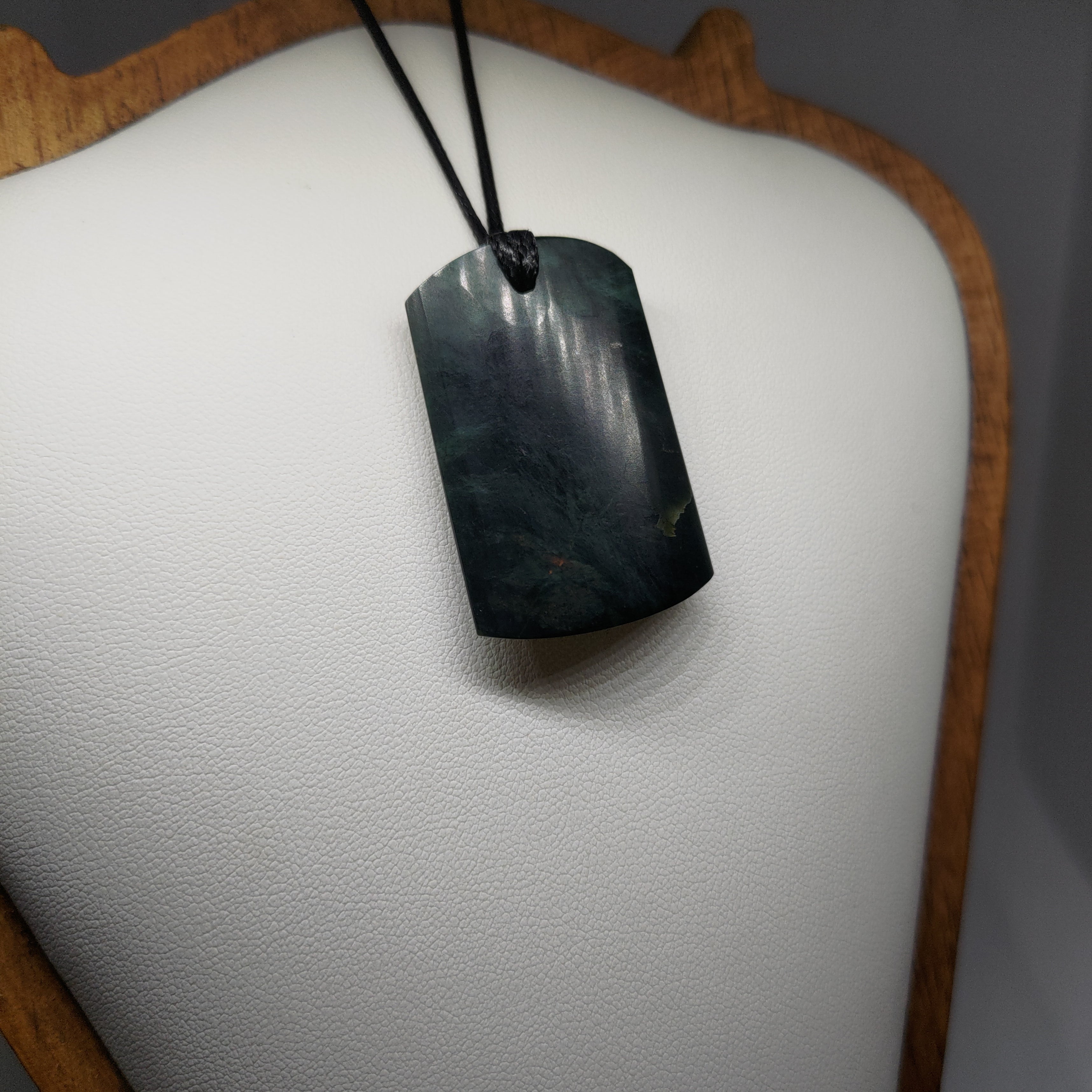Pounamu Toki – Hand-Carved New Zealand Greenstone Adze 0102
