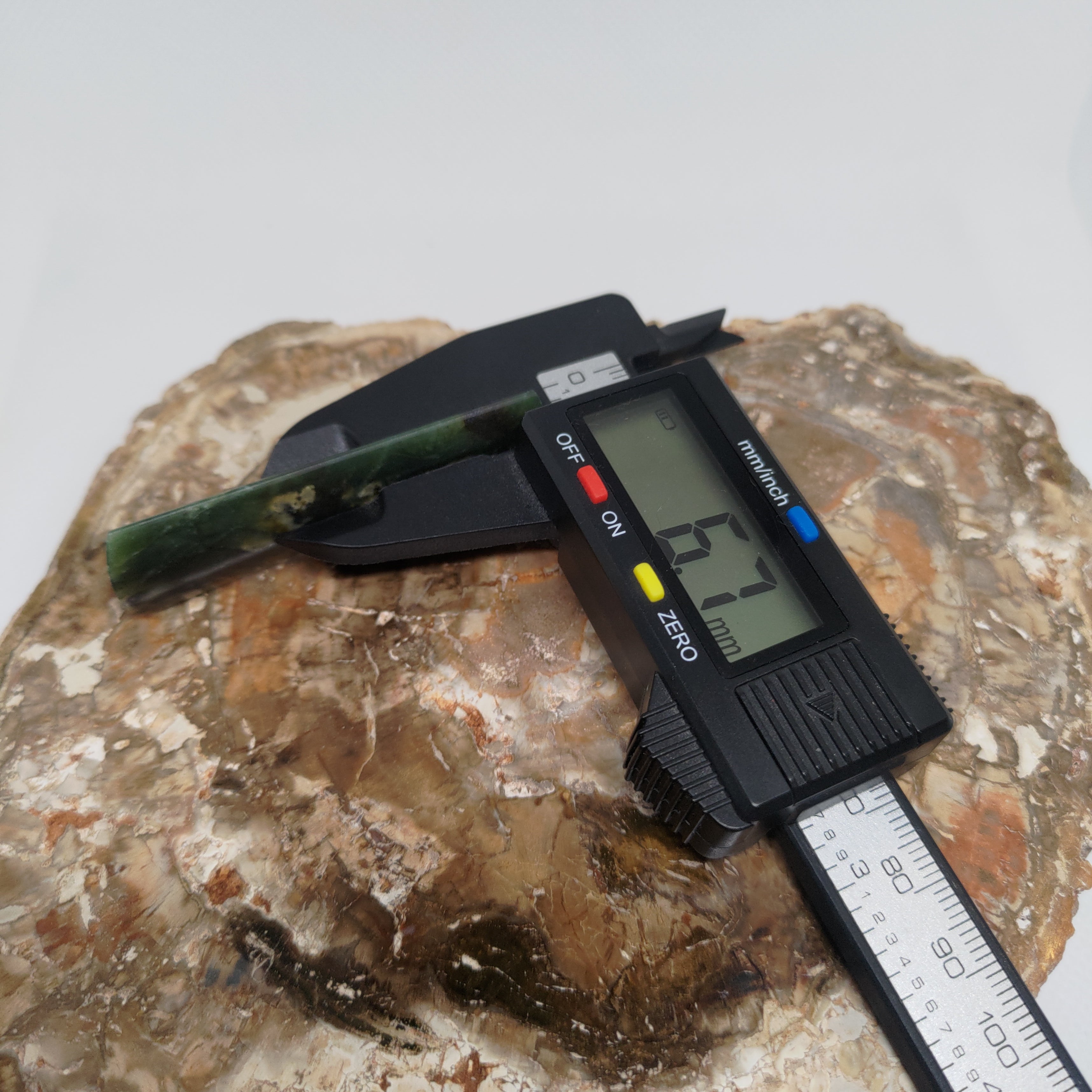Pounamu Toki – Hand-Carved New Zealand Greenstone Adze 0103