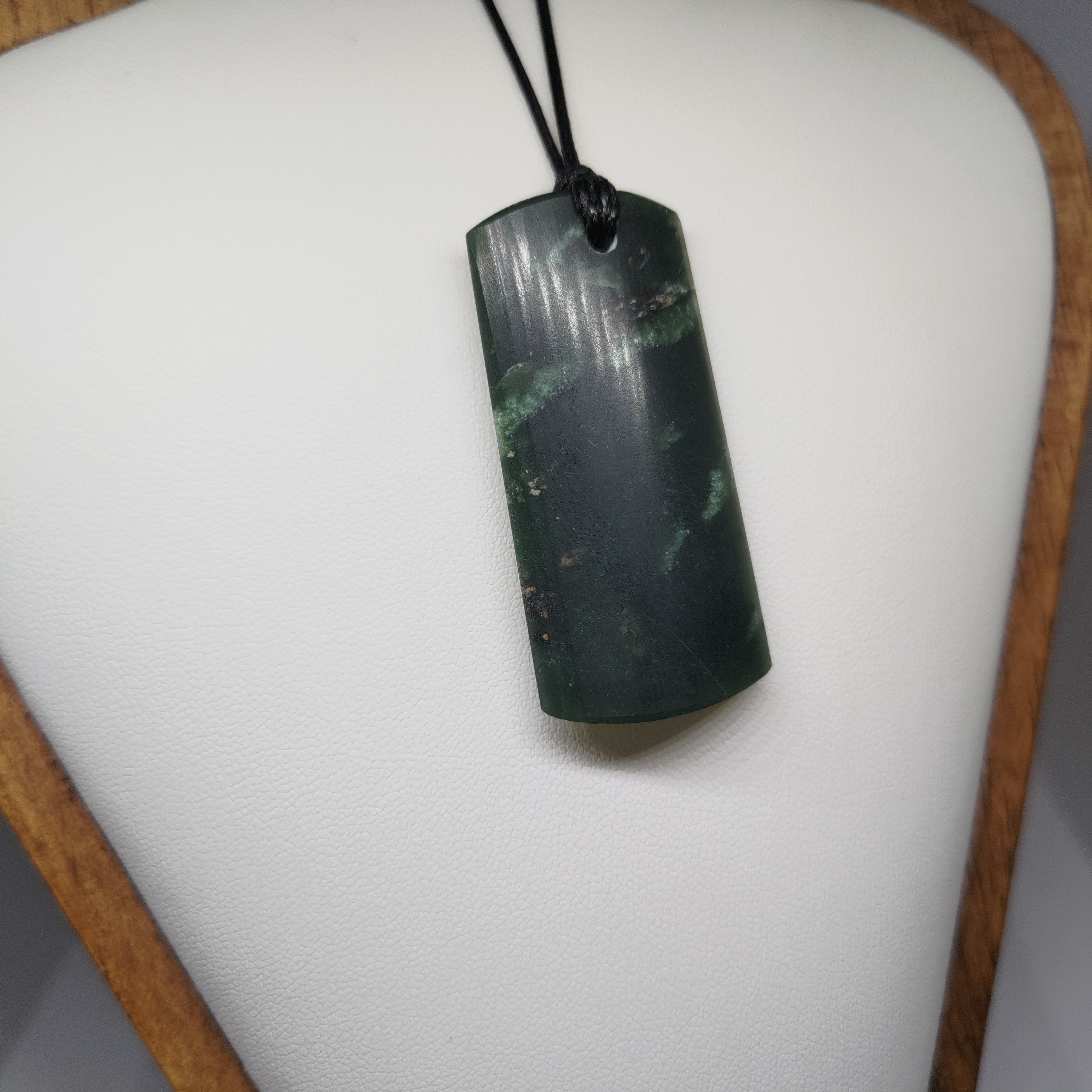 Pounamu Toki – Hand-Carved New Zealand Greenstone Adze 0107