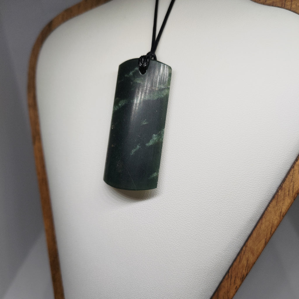 Pounamu Toki – Hand-Carved New Zealand Greenstone Adze 0107