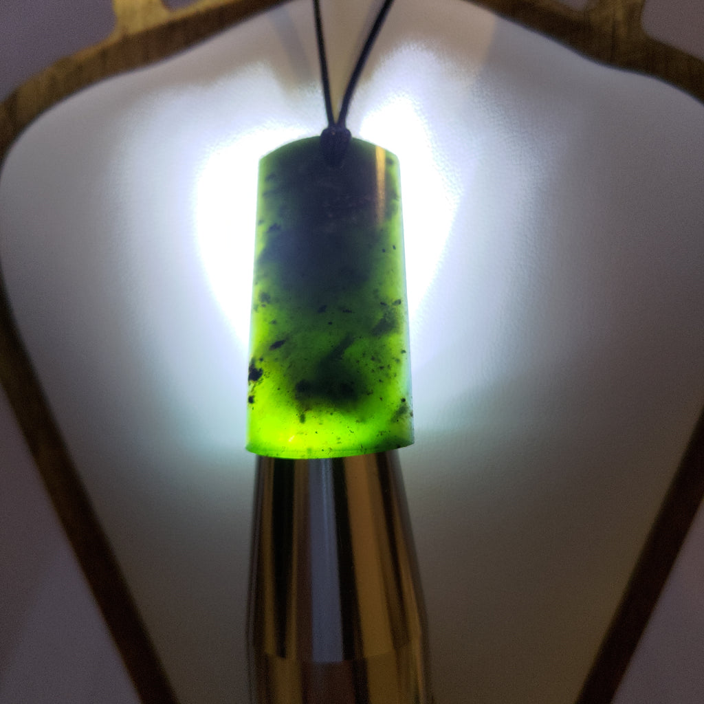 Pounamu Toki – Hand-Carved New Zealand Greenstone Adze 0107