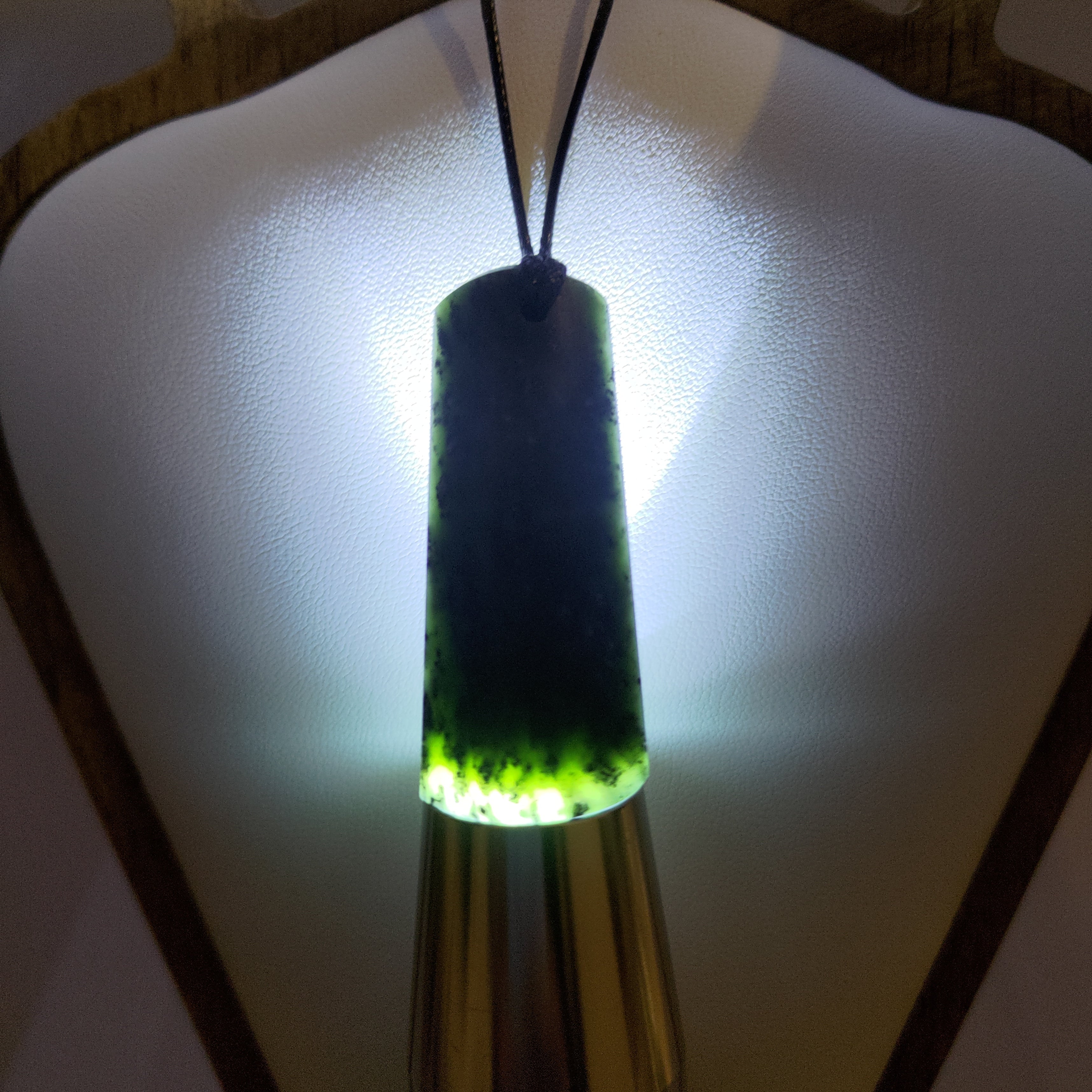 Pounamu Toki – Hand-Carved New Zealand Greenstone Adze 0108
