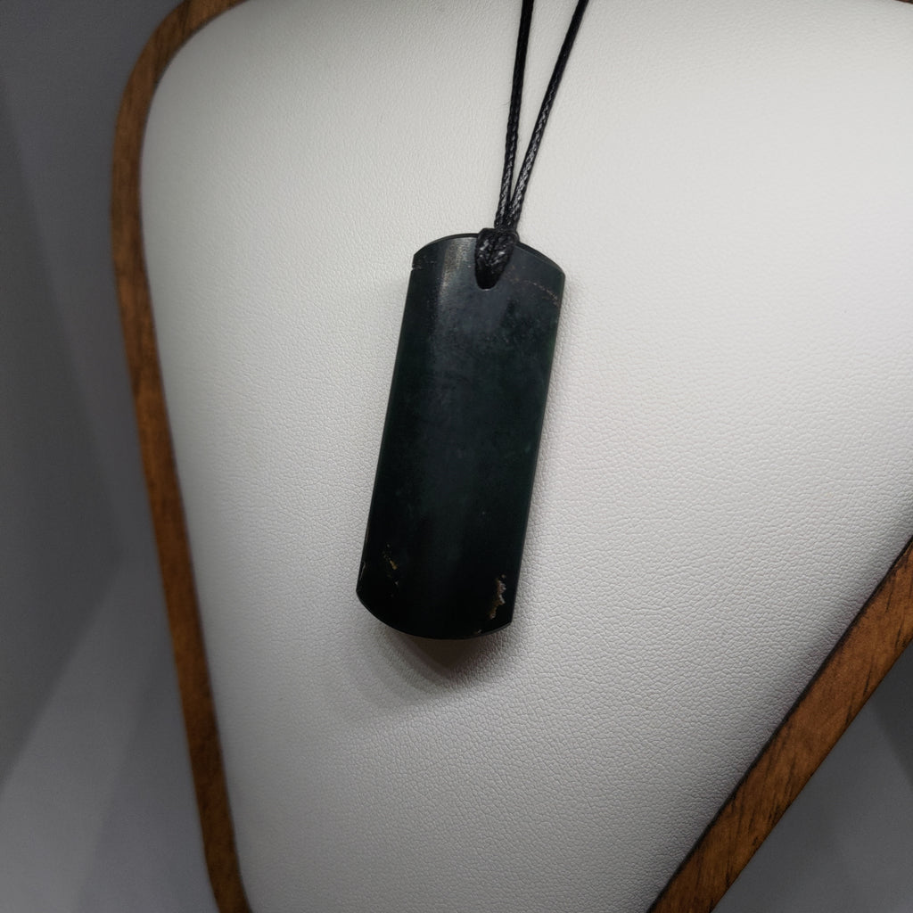 Pounamu Toki – Hand-Carved New Zealand Greenstone Adze 0109