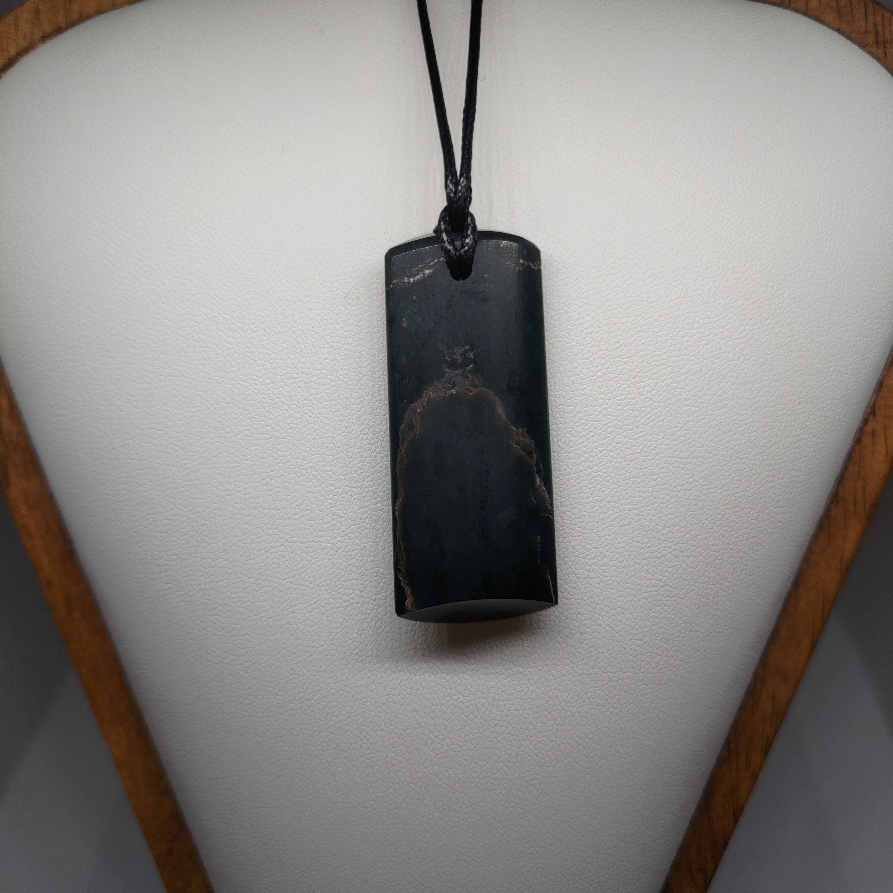 Pounamu Toki – Hand-Carved New Zealand Greenstone Adze 0109
