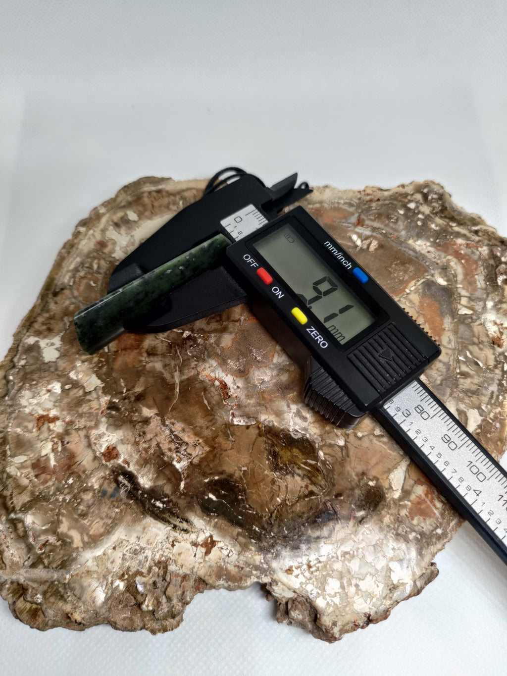 Pounamu Toki – Hand-Carved New Zealand Greenstone Adze 0108