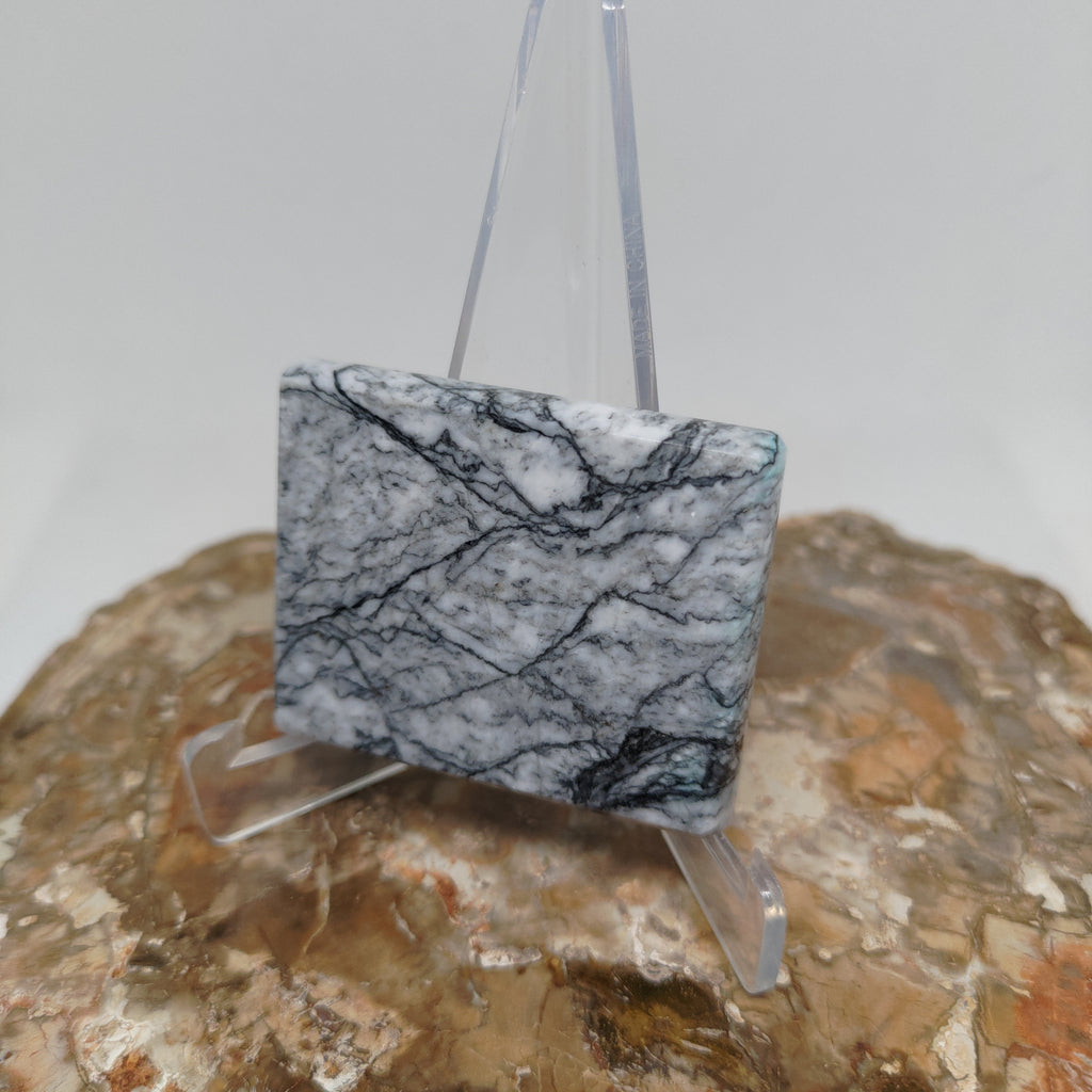 Hand Made New Zealand Howlite Display Slab (Small) Ref: 0115