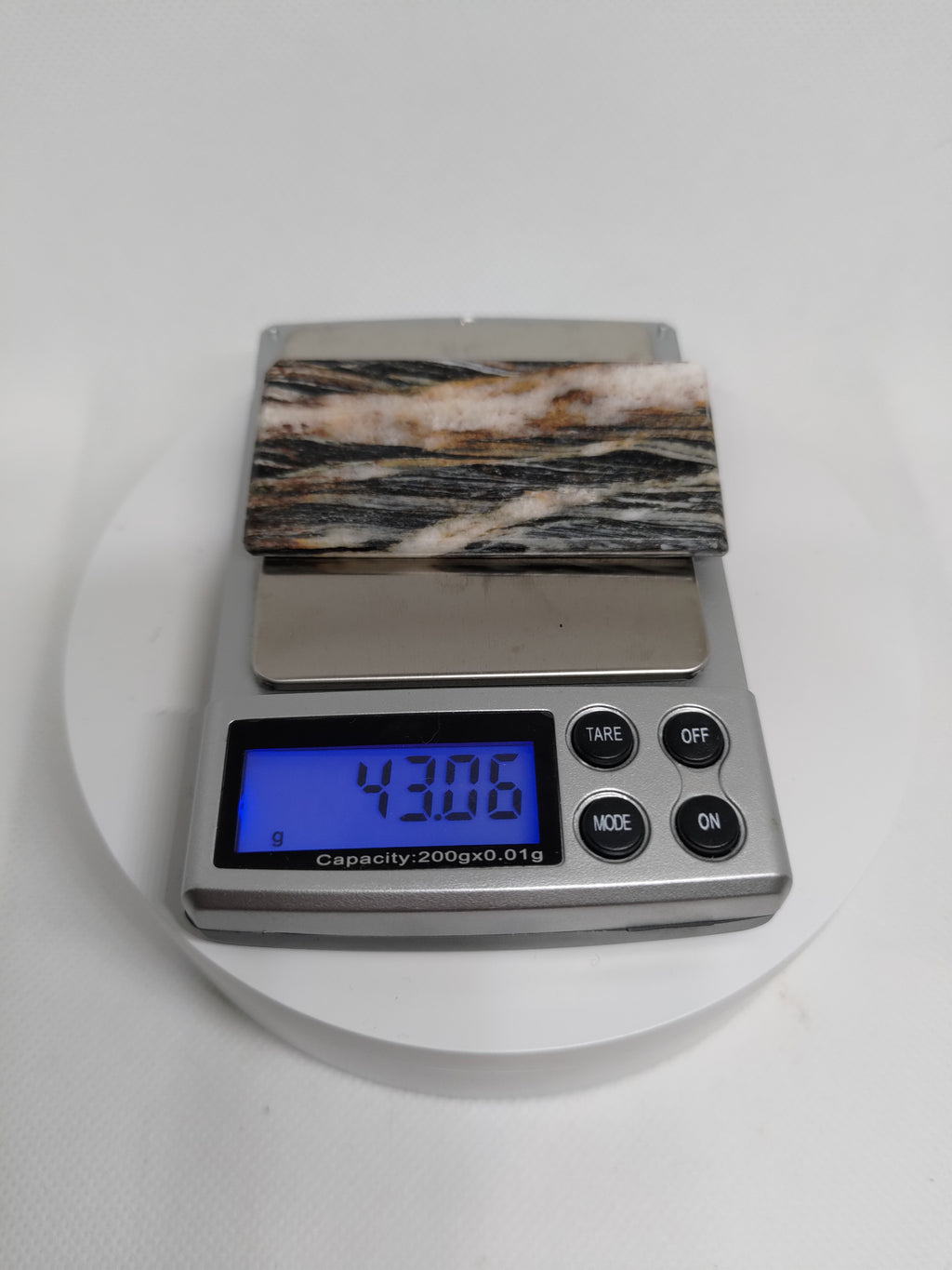 Hand Made New Zealand Schist With Quartz Inclusion Display Medium Slab Ref: 0116