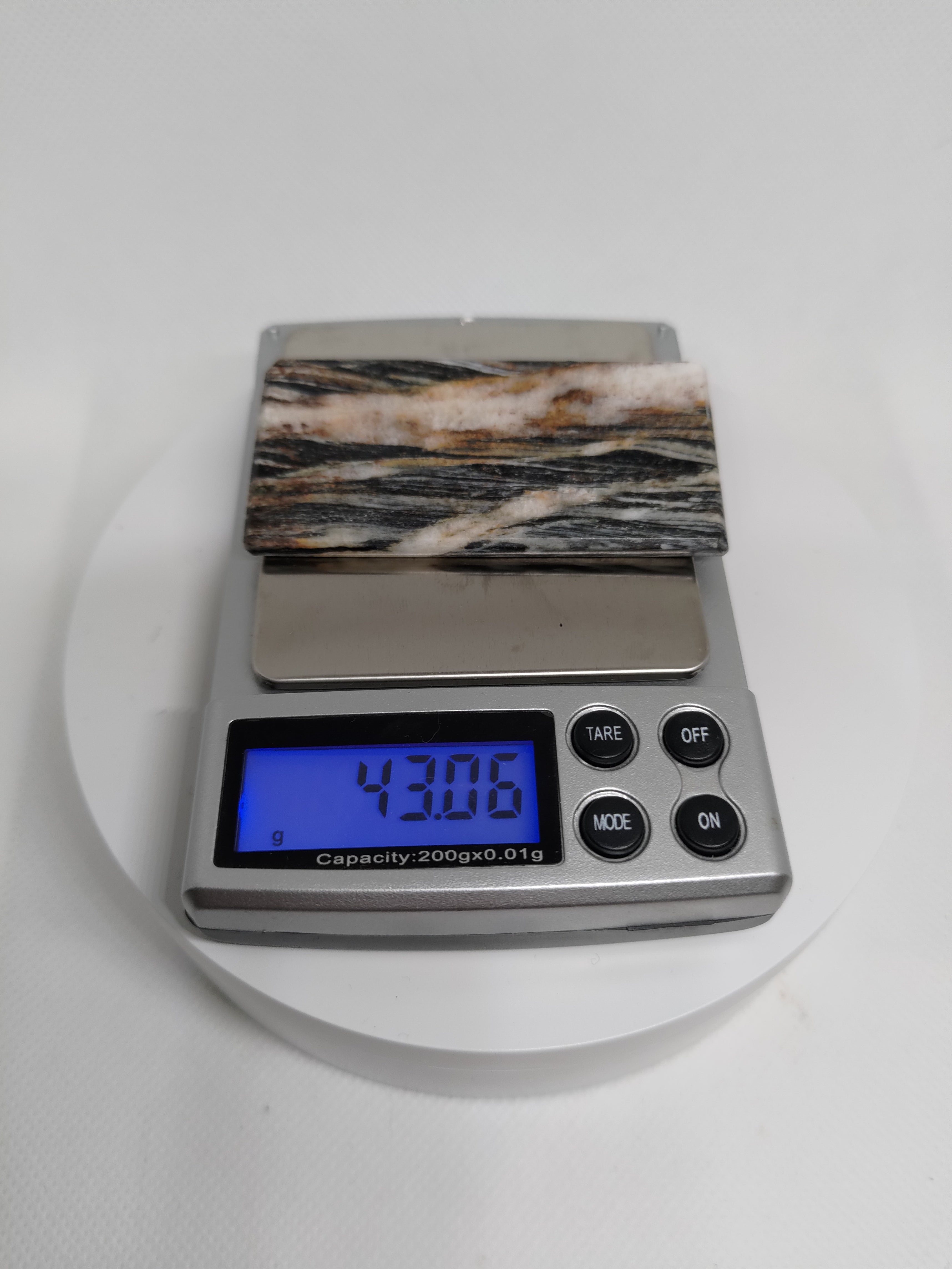 Hand Made New Zealand Schist With Quartz Inclusion Display Medium Slab Ref: 0116