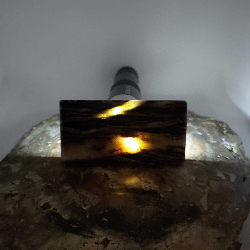 Hand Made New Zealand Schist With Quartz Inclusion Display Medium Slab Ref: 0116