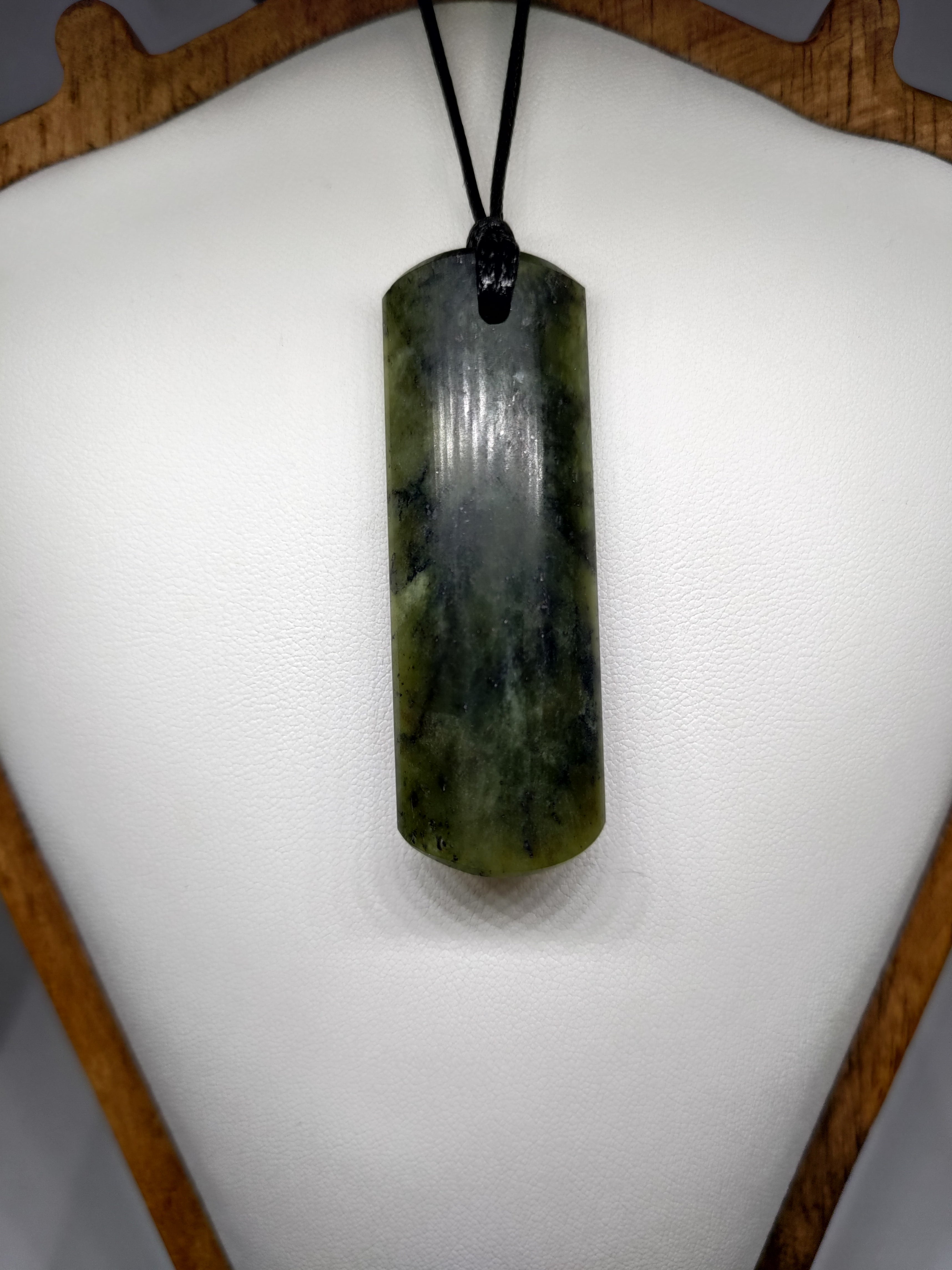 Pounamu Toki – Hand-Carved New Zealand Greenstone Adze 0120
