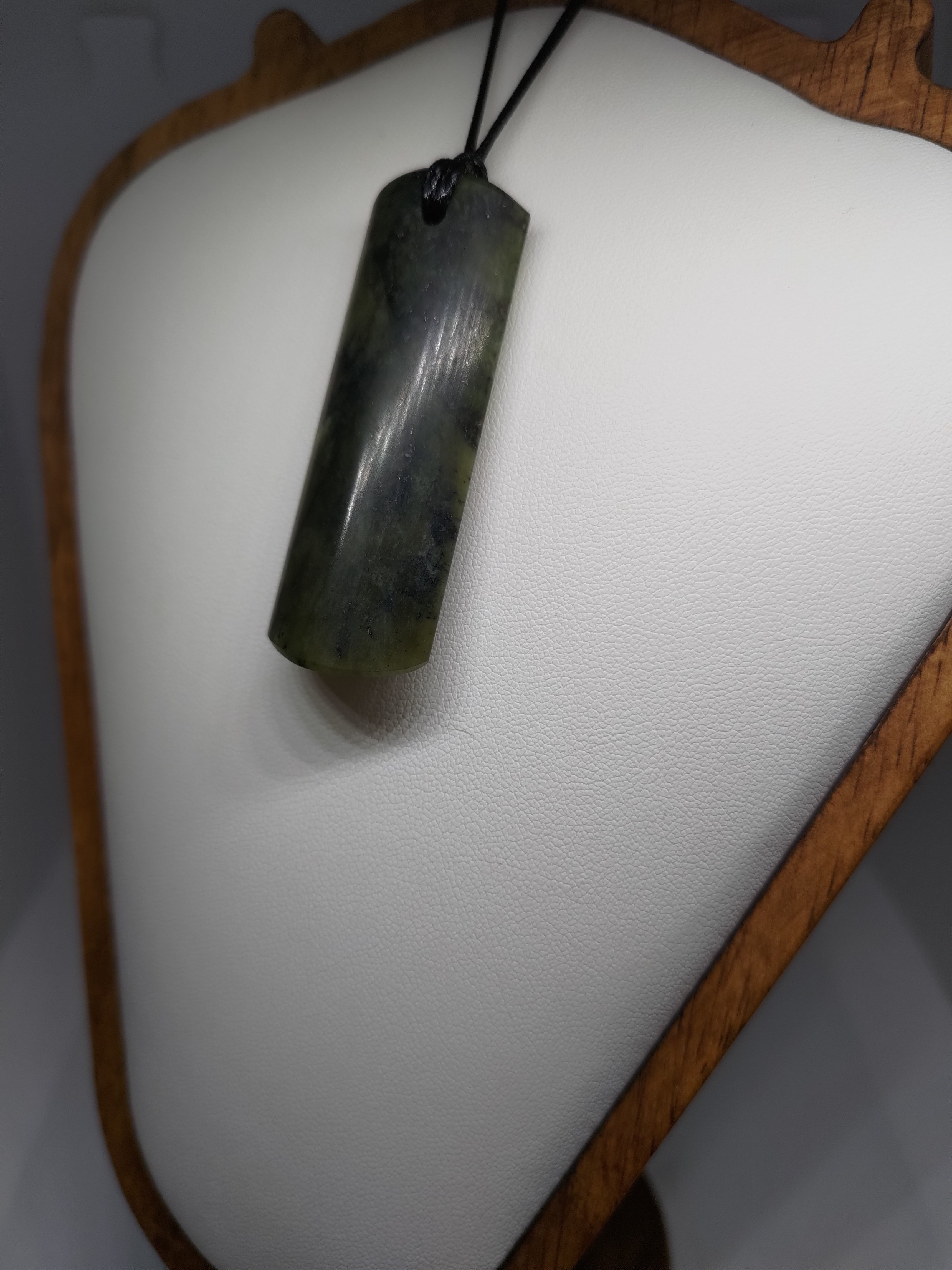 Pounamu Toki – Hand-Carved New Zealand Greenstone Adze 0120