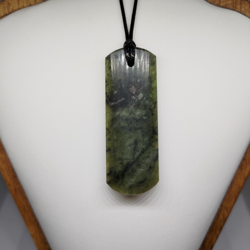 Pounamu Toki – Hand-Carved New Zealand Greenstone Adze 0121