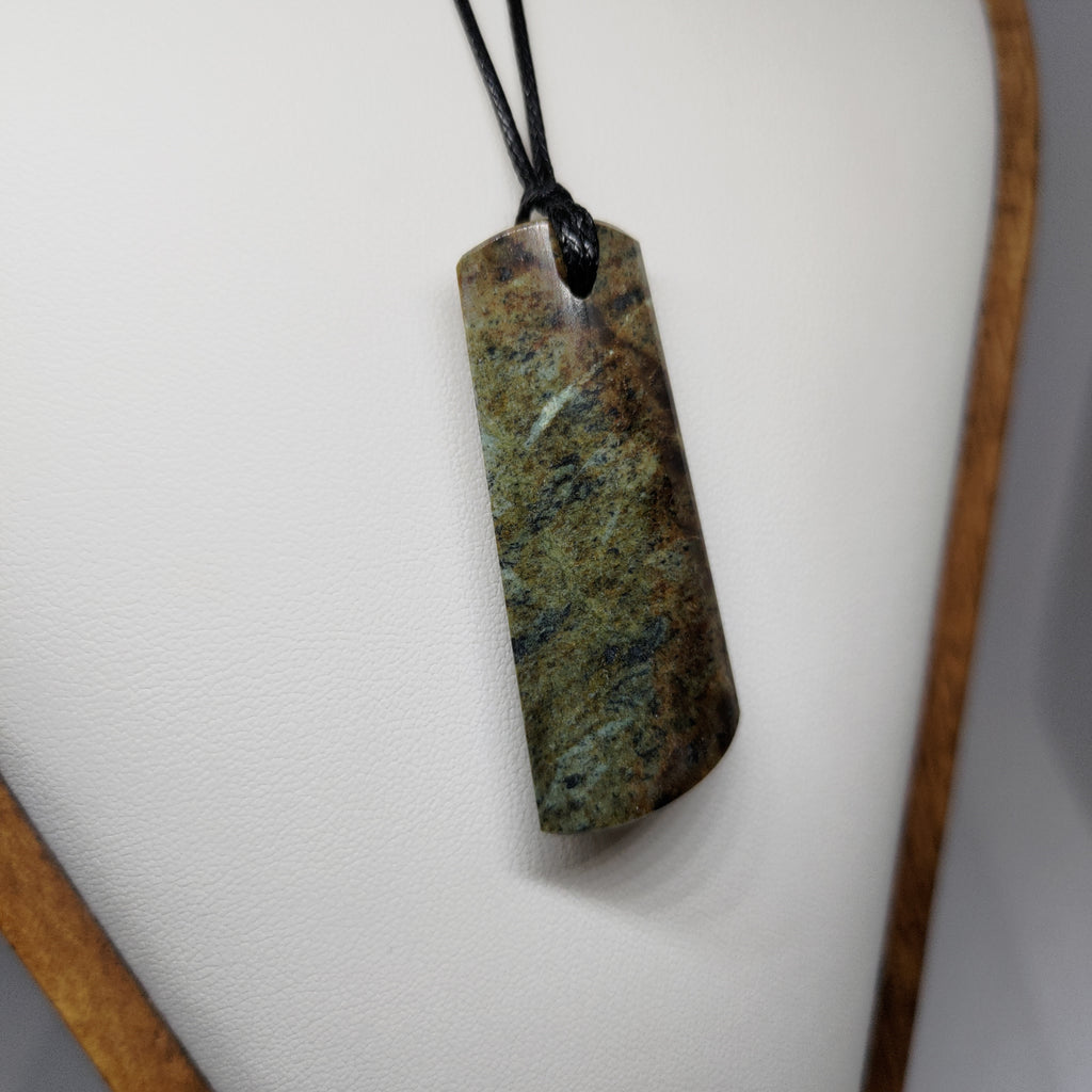 Hand Made New Zealand Obay Stone Pendant Ref: 0124