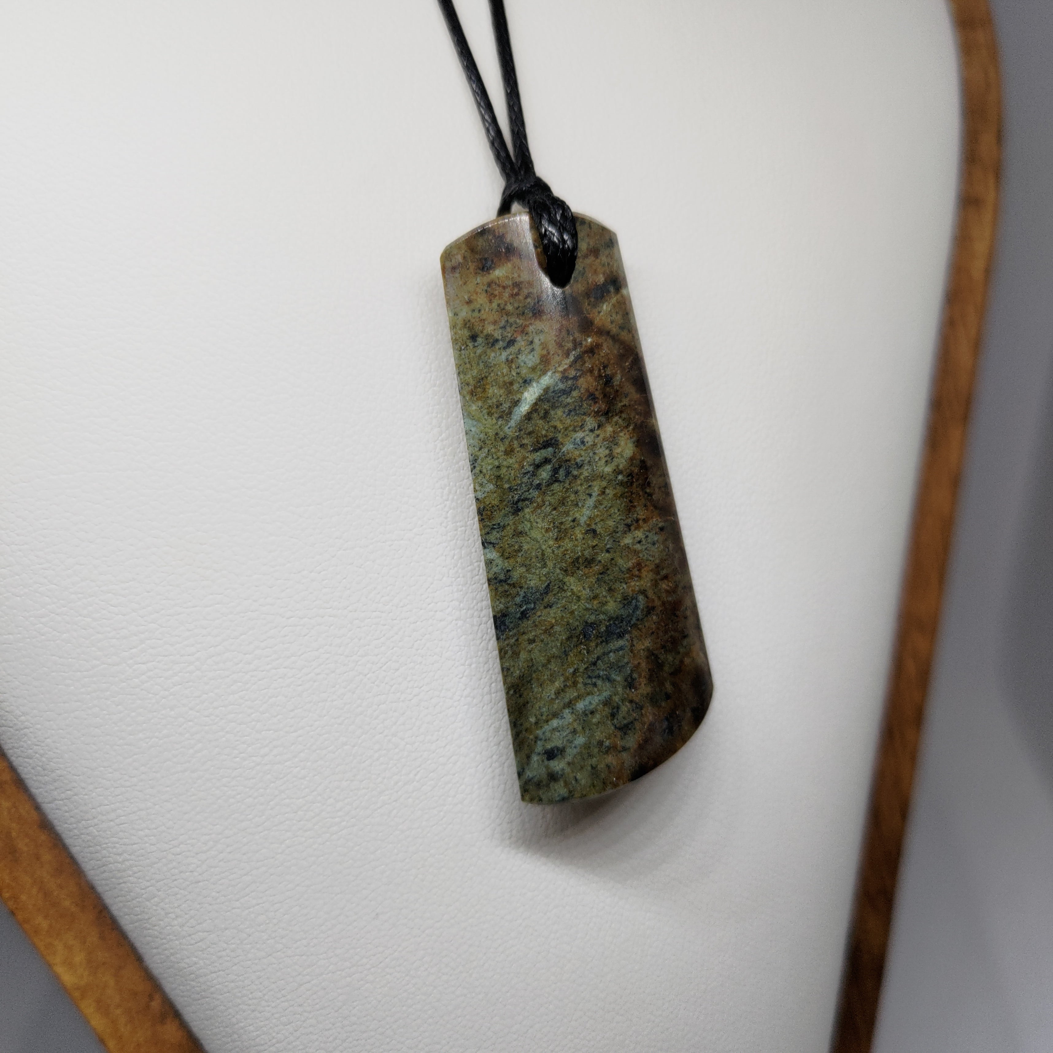 Hand Made New Zealand Obay Stone Pendant Ref: 0124