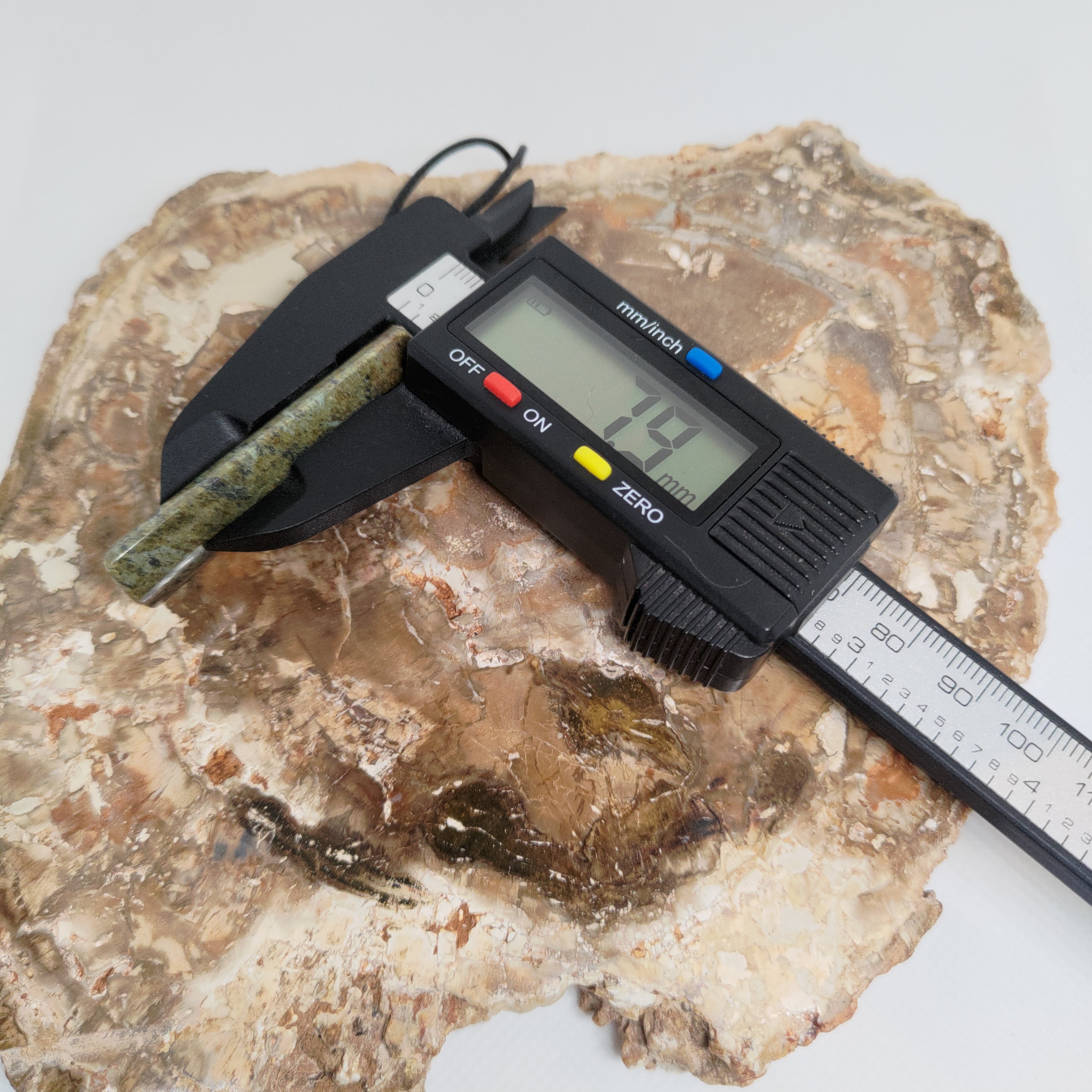 Hand Made New Zealand Obay Stone Pendant Ref: 0124