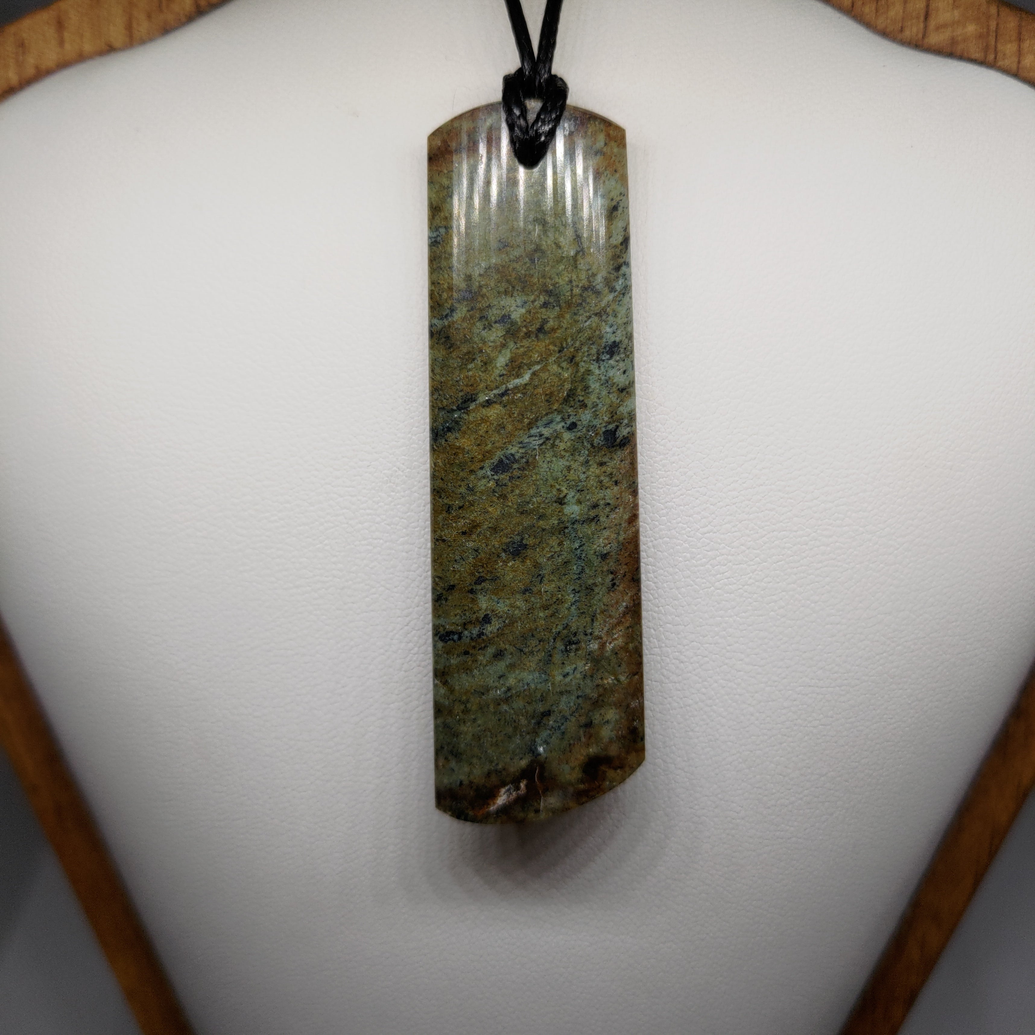 Hand Made New Zealand Obay Stone Pendant Ref: 0126