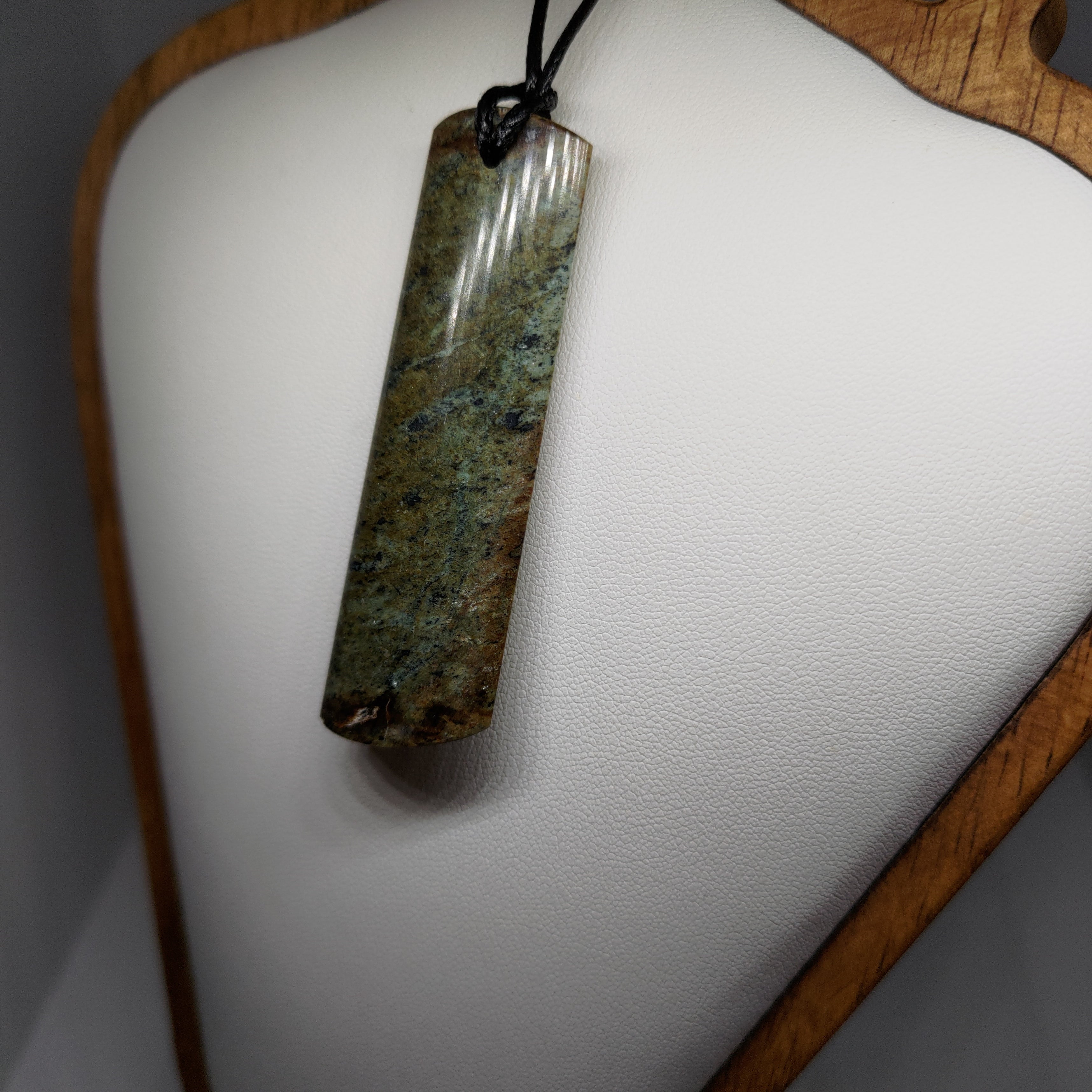 Hand Made New Zealand Obay Stone Pendant Ref: 0126