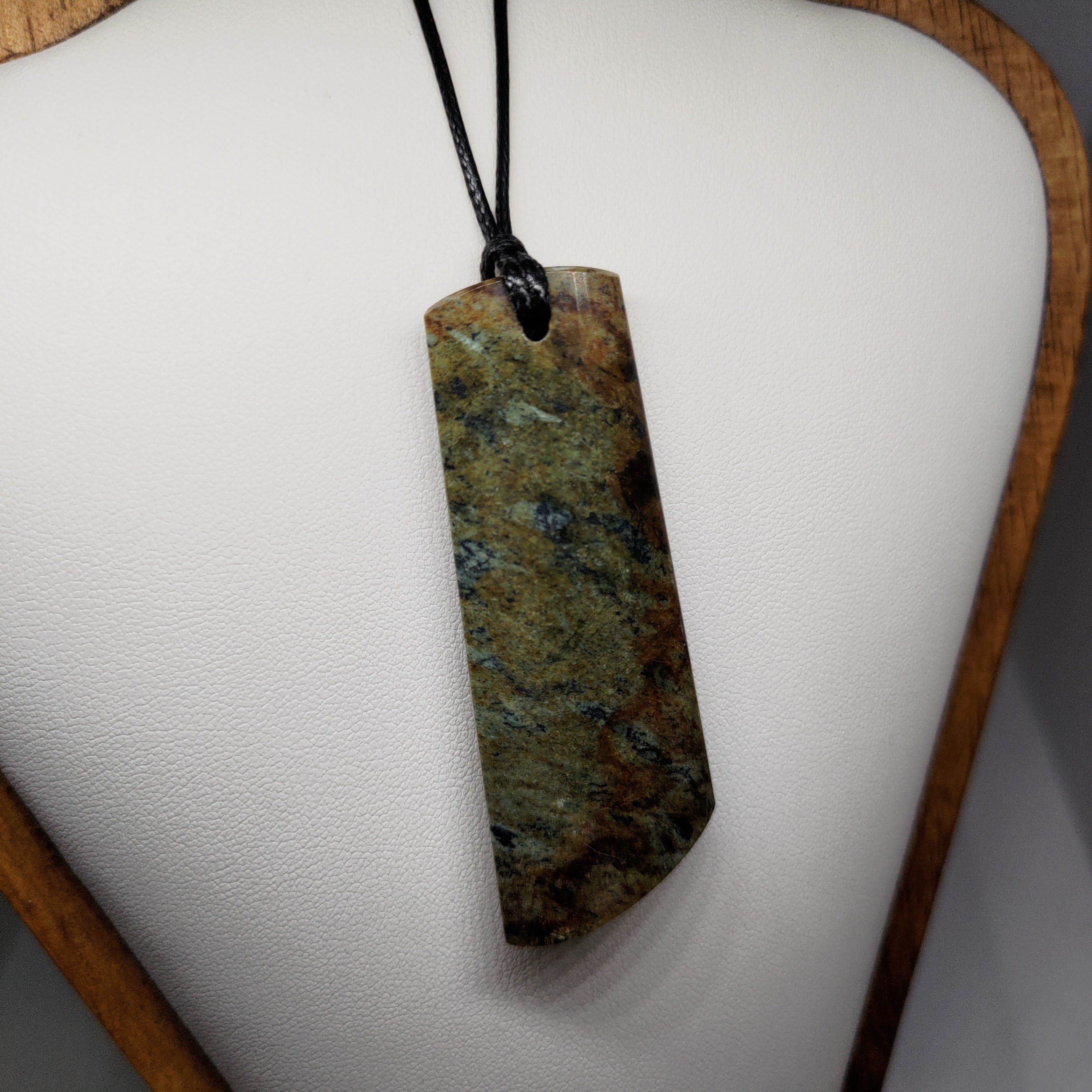 Hand Made New Zealand Obay Stone Pendant Ref: 0127