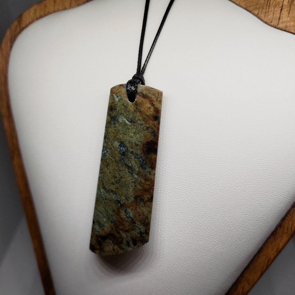 Hand Made New Zealand Obay Stone Pendant Ref: 0127