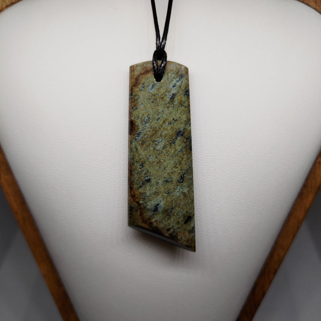 Hand Made New Zealand Obay Stone Pendant Ref: 0127