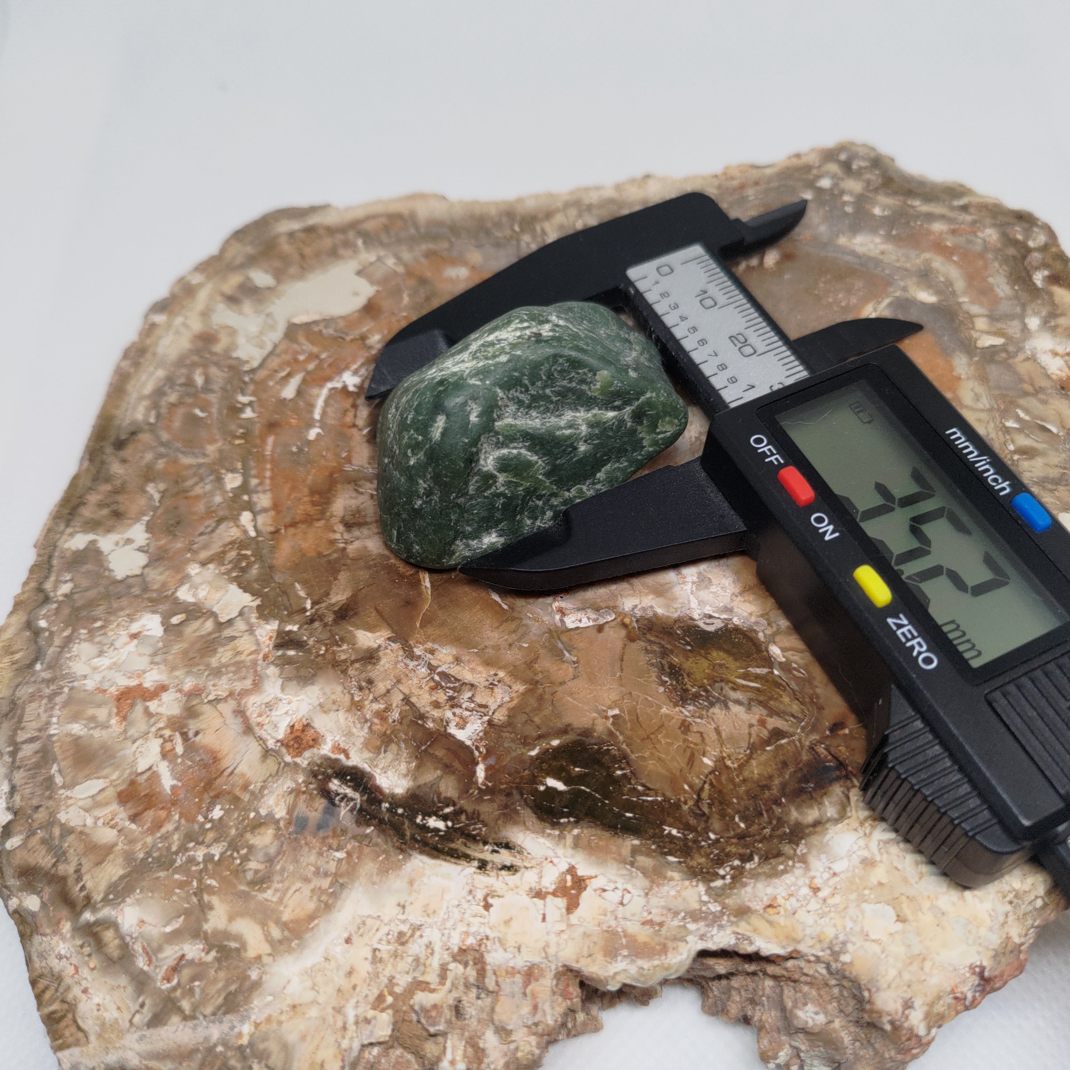 New Zealand flower Pounamu Specimen (Small) Ref: 0146