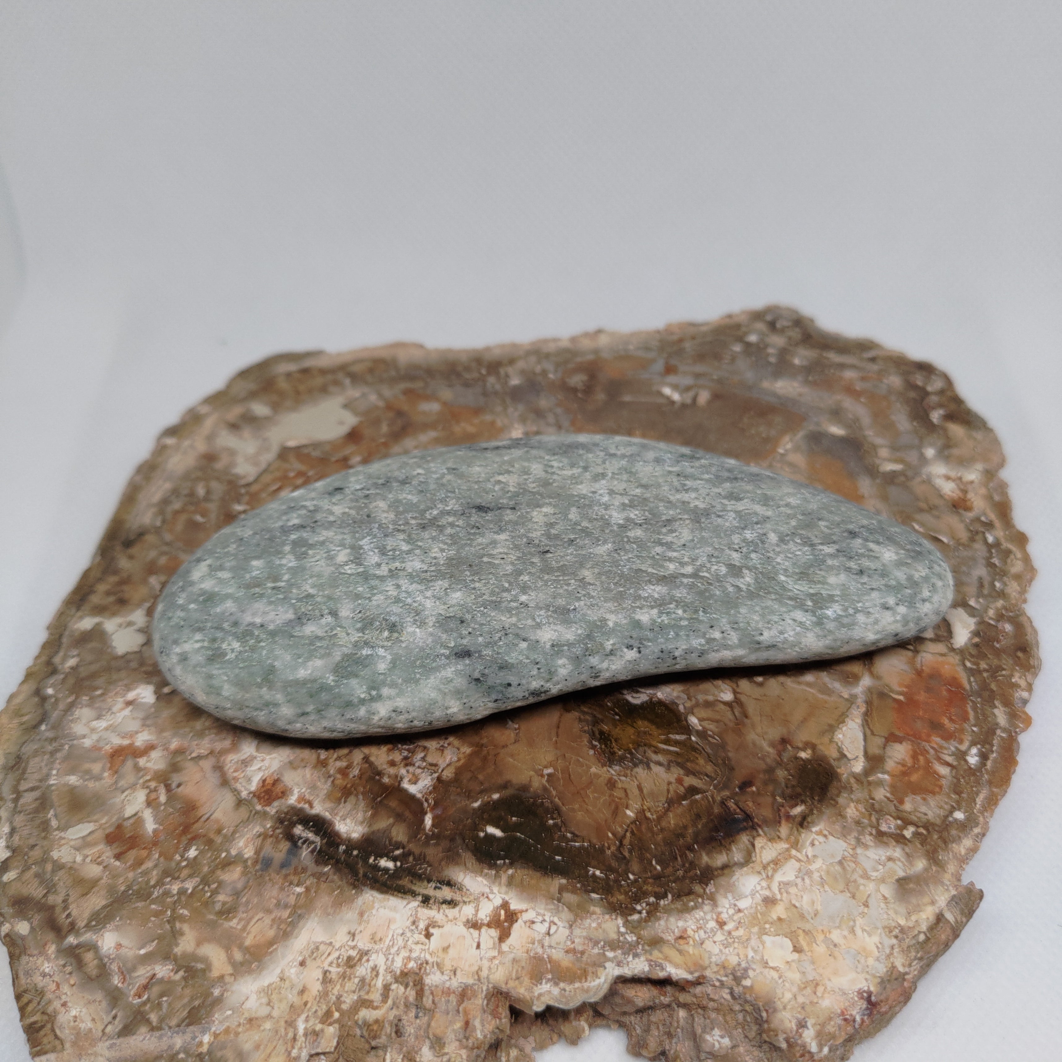 New Zealand Pounamu Specimen Ref: 0151