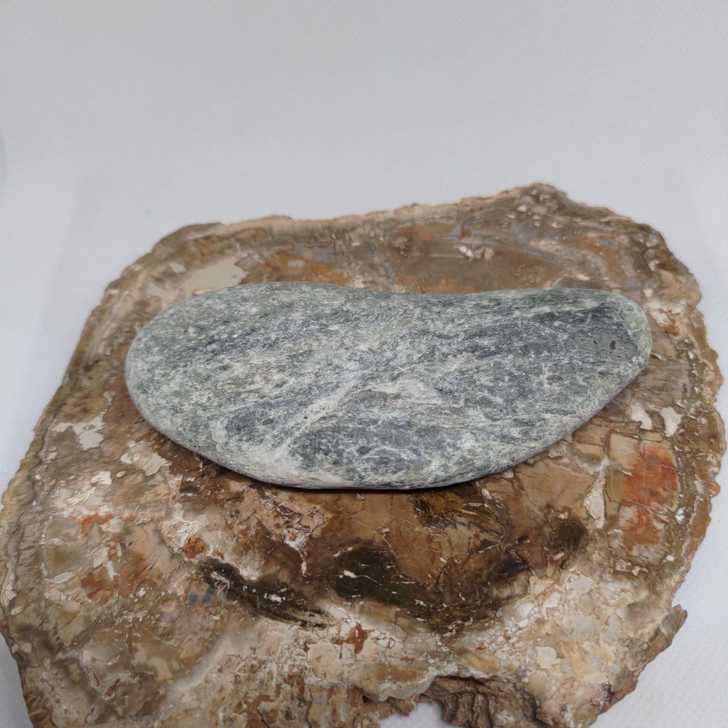 New Zealand Pounamu Specimen Ref: 0151