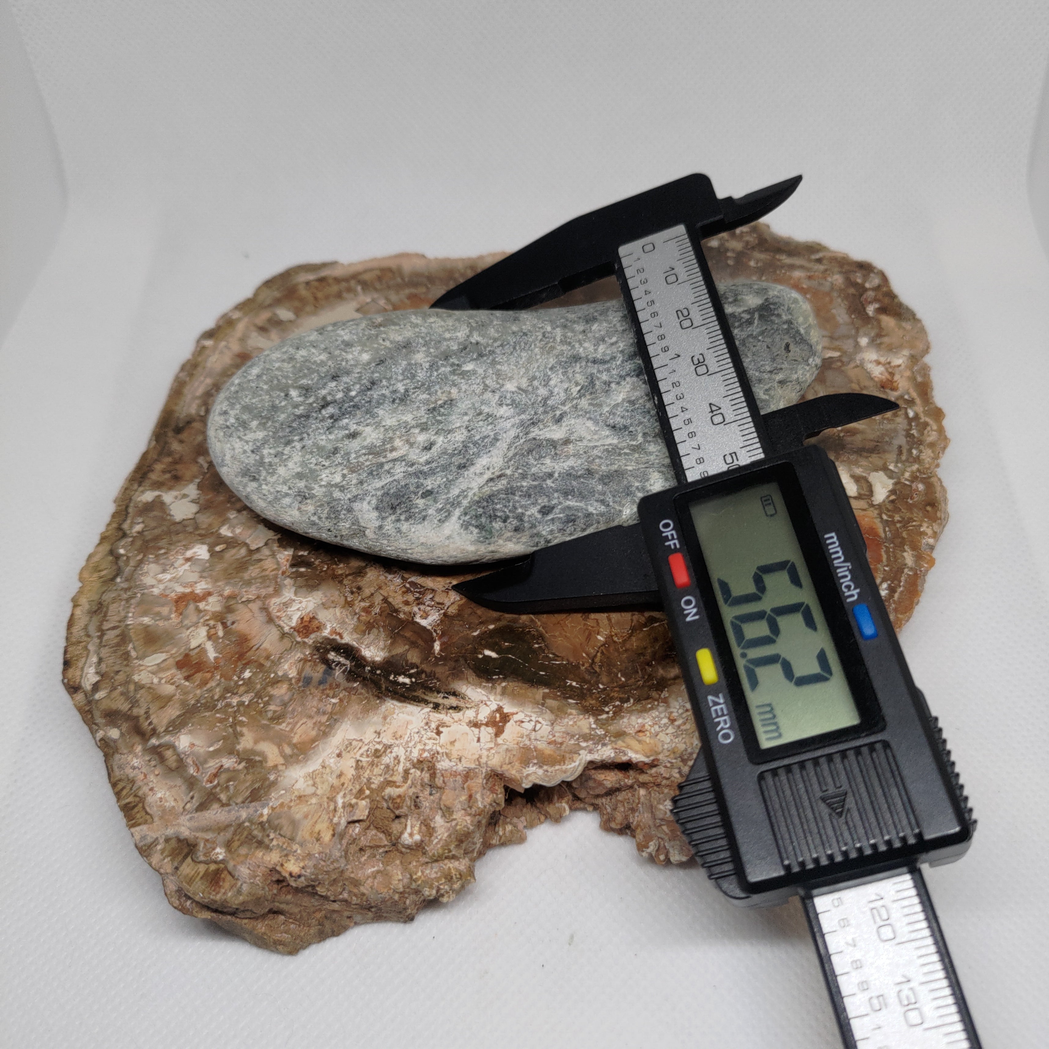 New Zealand Pounamu Specimen Ref: 0151