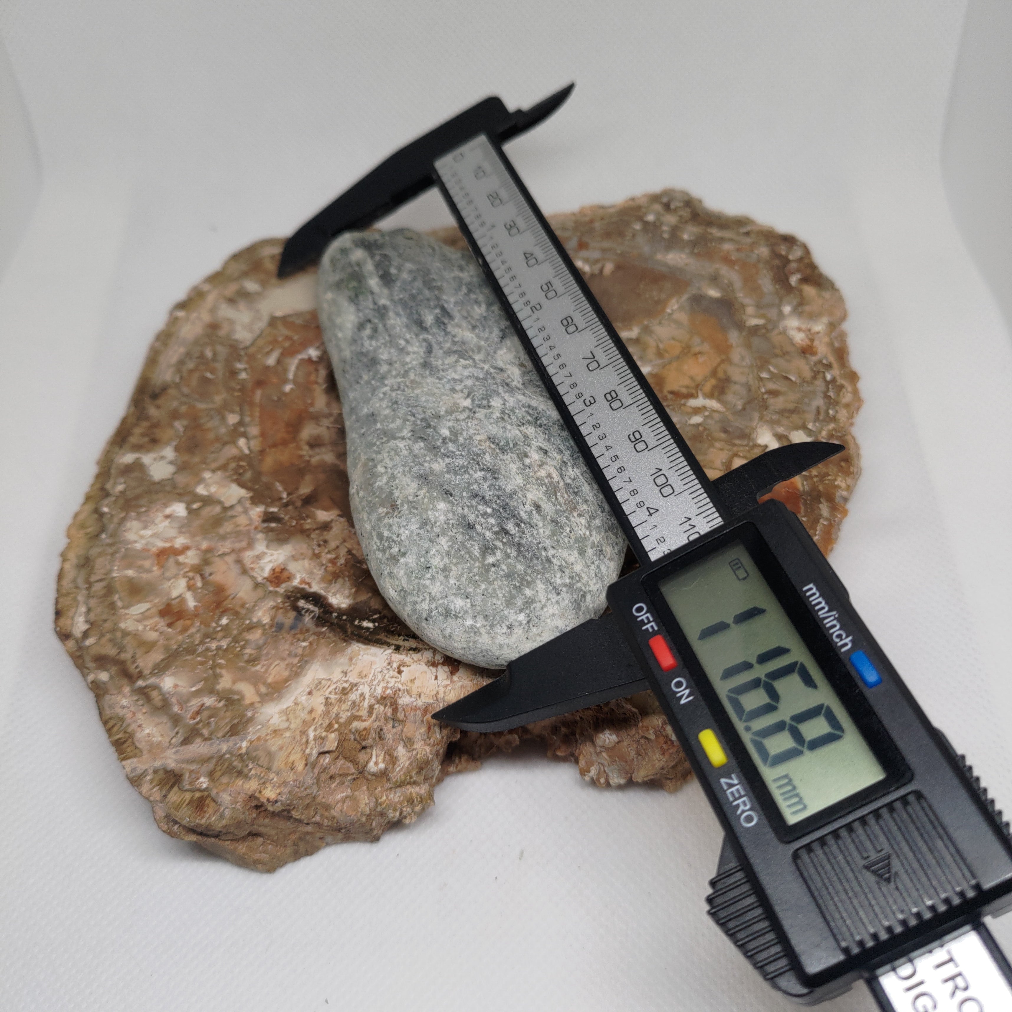 New Zealand Pounamu Specimen Ref: 0151