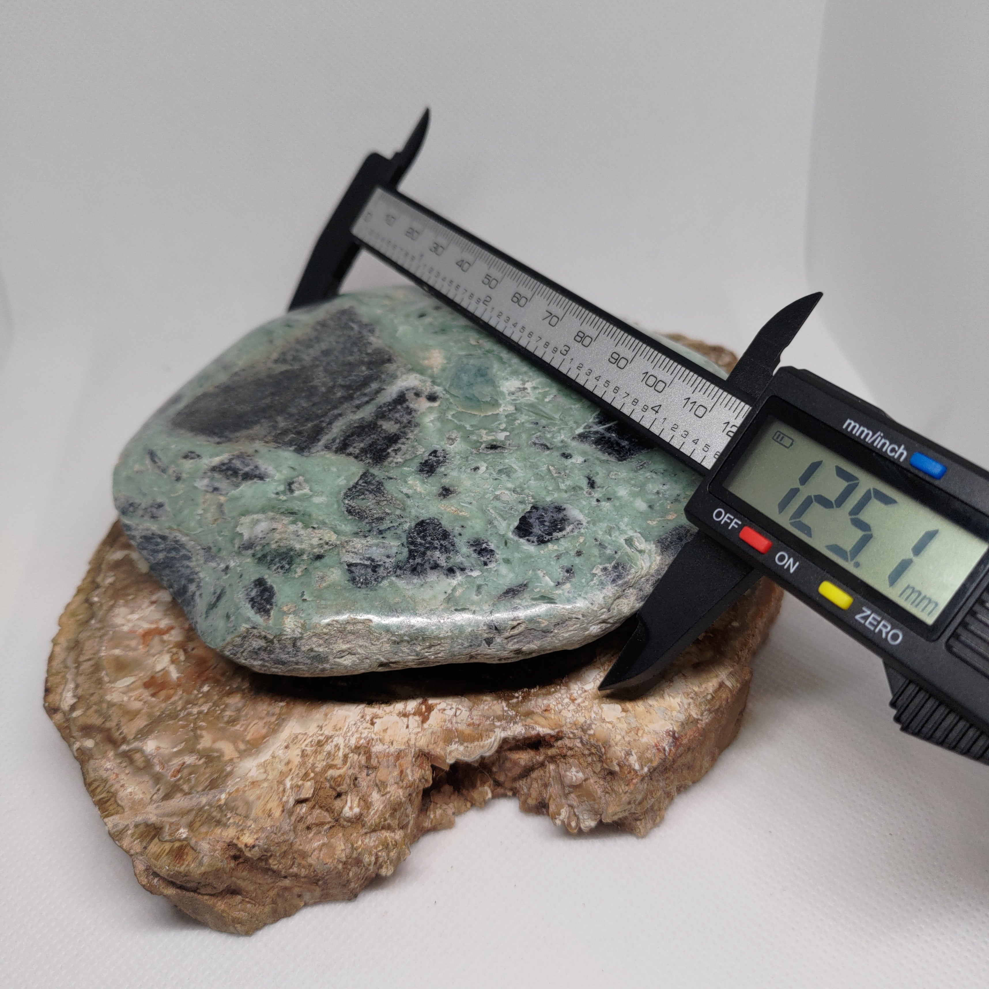 New Zealand Pounamu Specimen High Shine Polish On One Side Ref: 0153