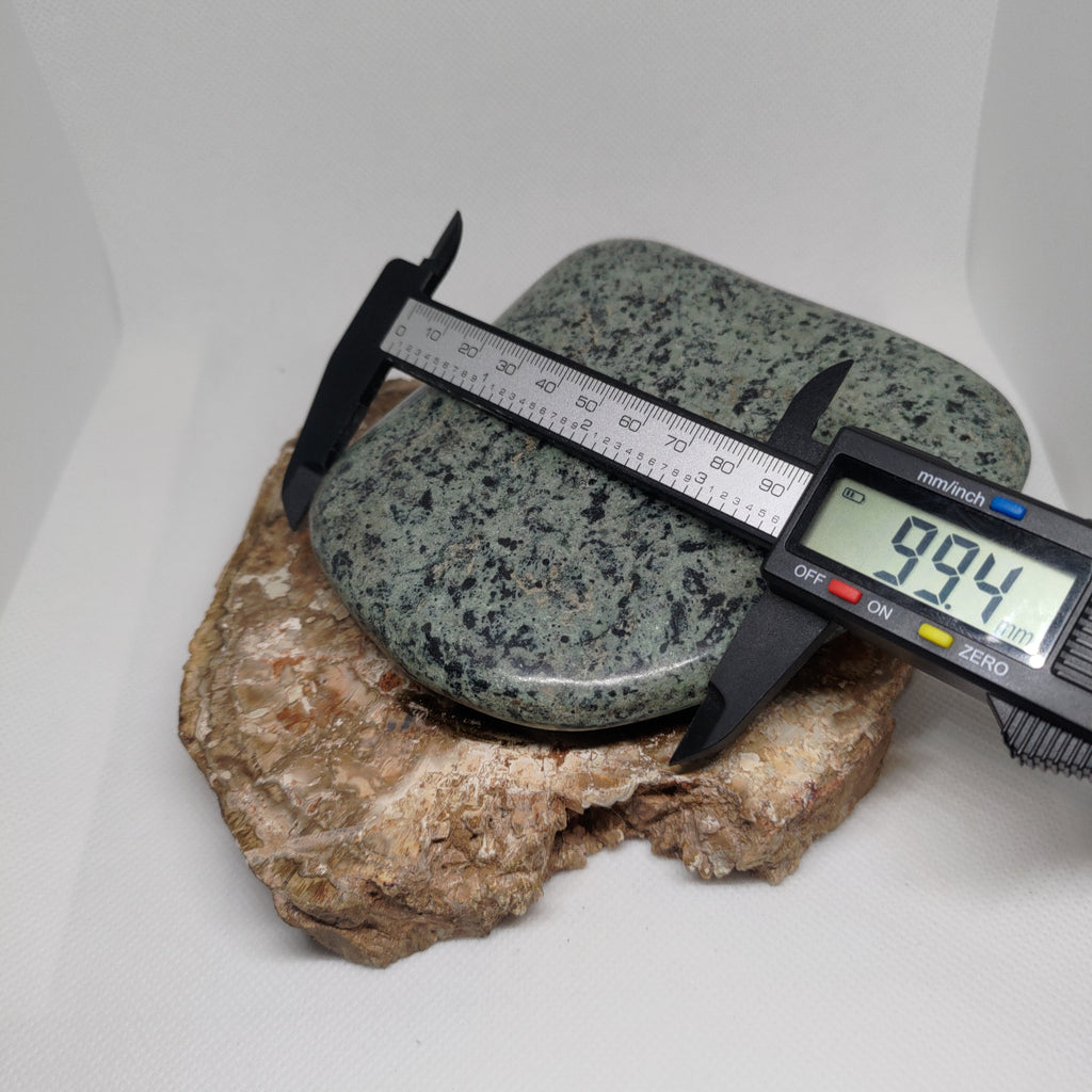 New Zealand Pounamu Specimen High Shine Polish Ref: 0154