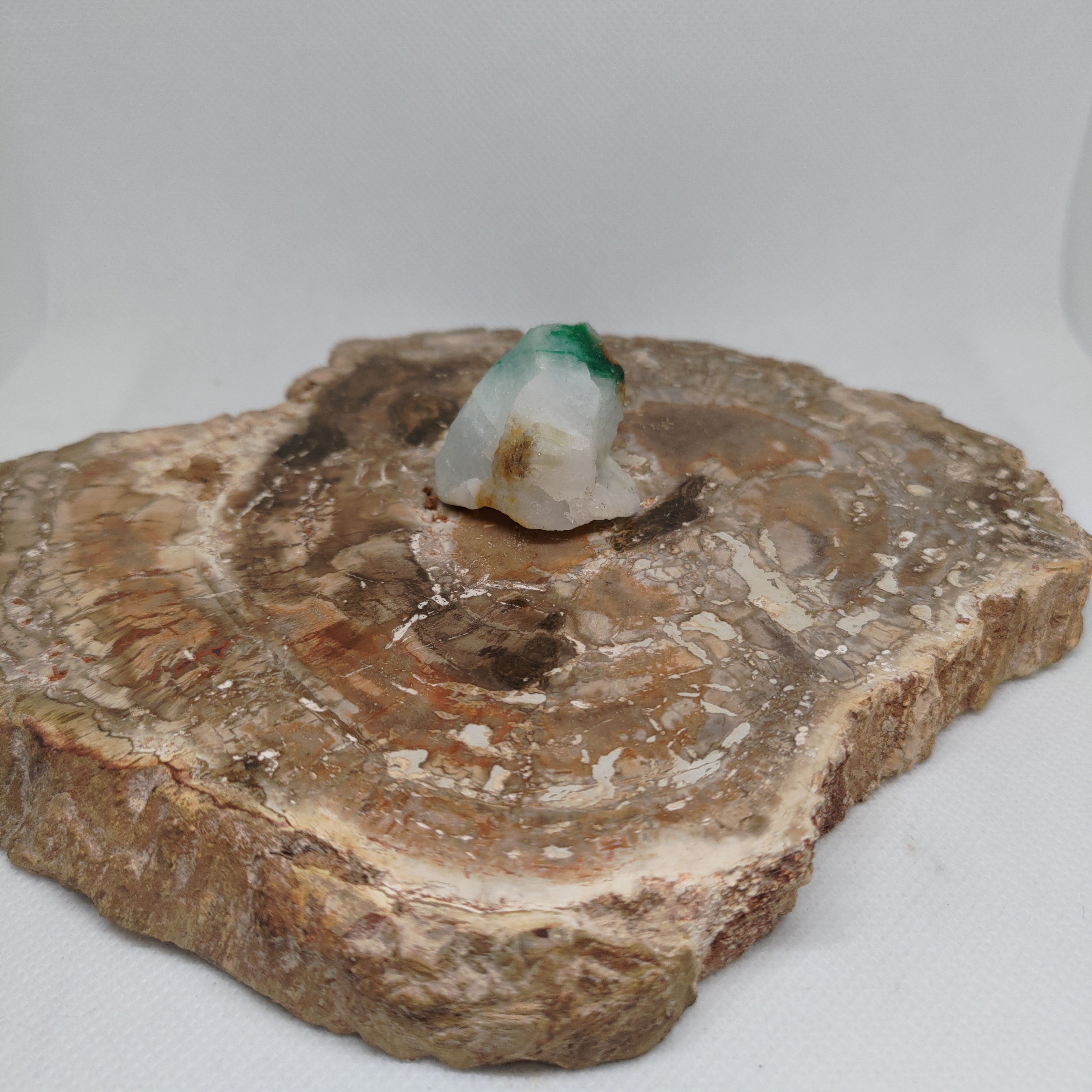 Emerald in Quartz/Pegmatite Matrix Specimen from Pakistan Ref: 0168